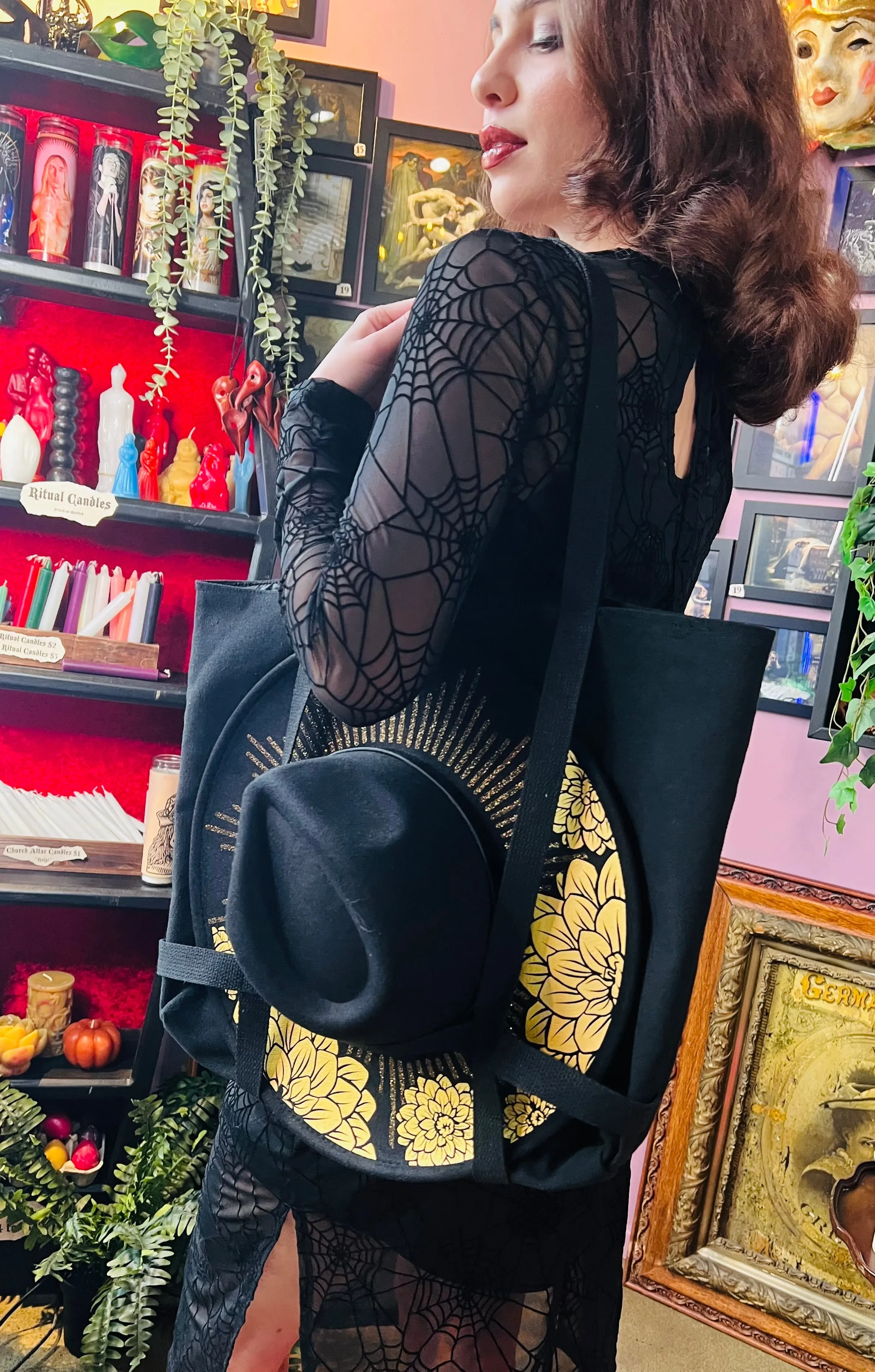 Brimmed Hat Bag - Large Heavy Duty Tote with Straps to Carry Your Favorite Hat! sold by Modcloth product image thumbnail 3