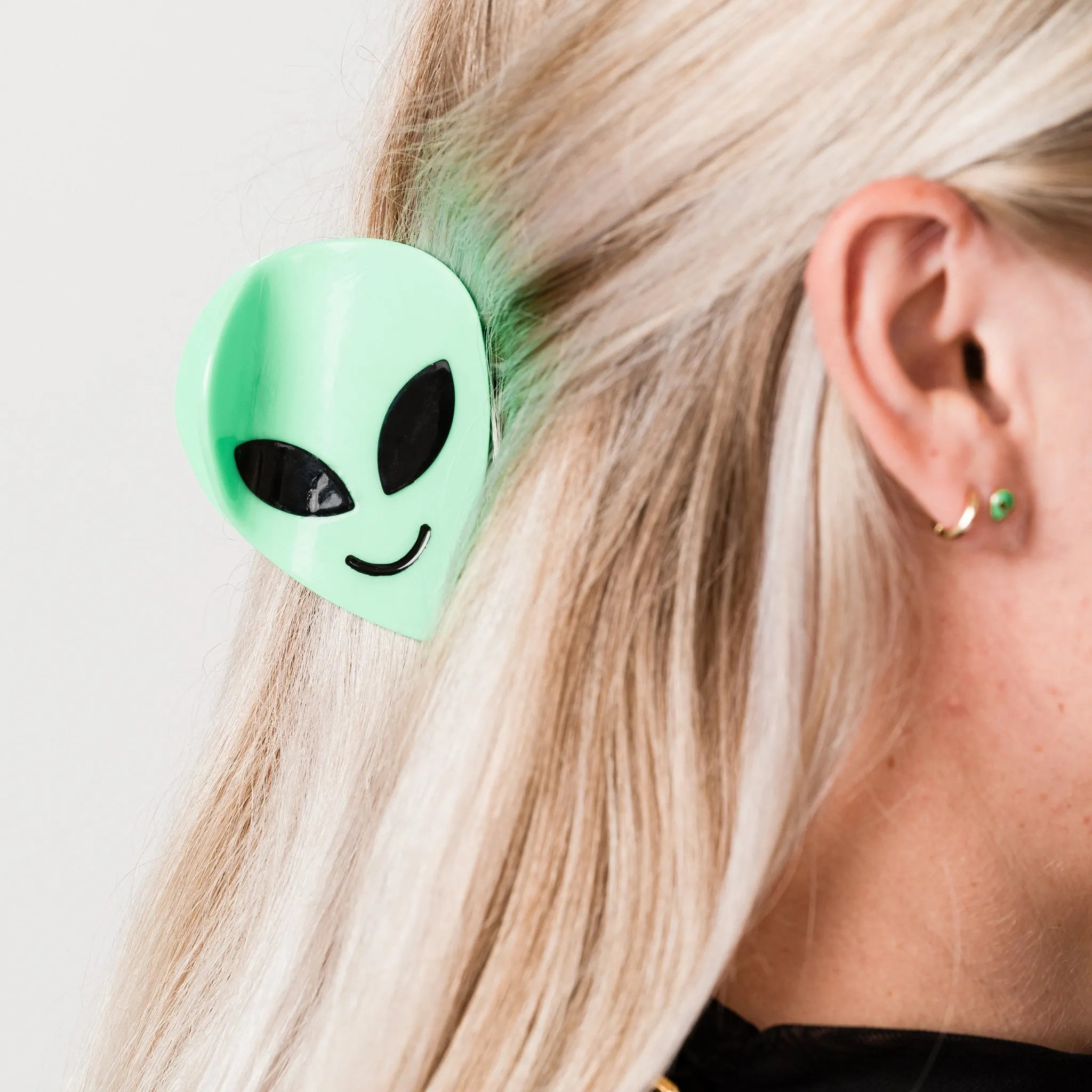 Alien Hair Claw sold by Modcloth