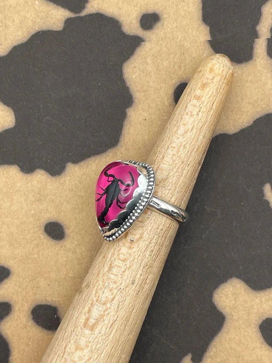 Winona - Black Scorpion in Pink Heart Ring sold by Modcloth product image thumbnail 4