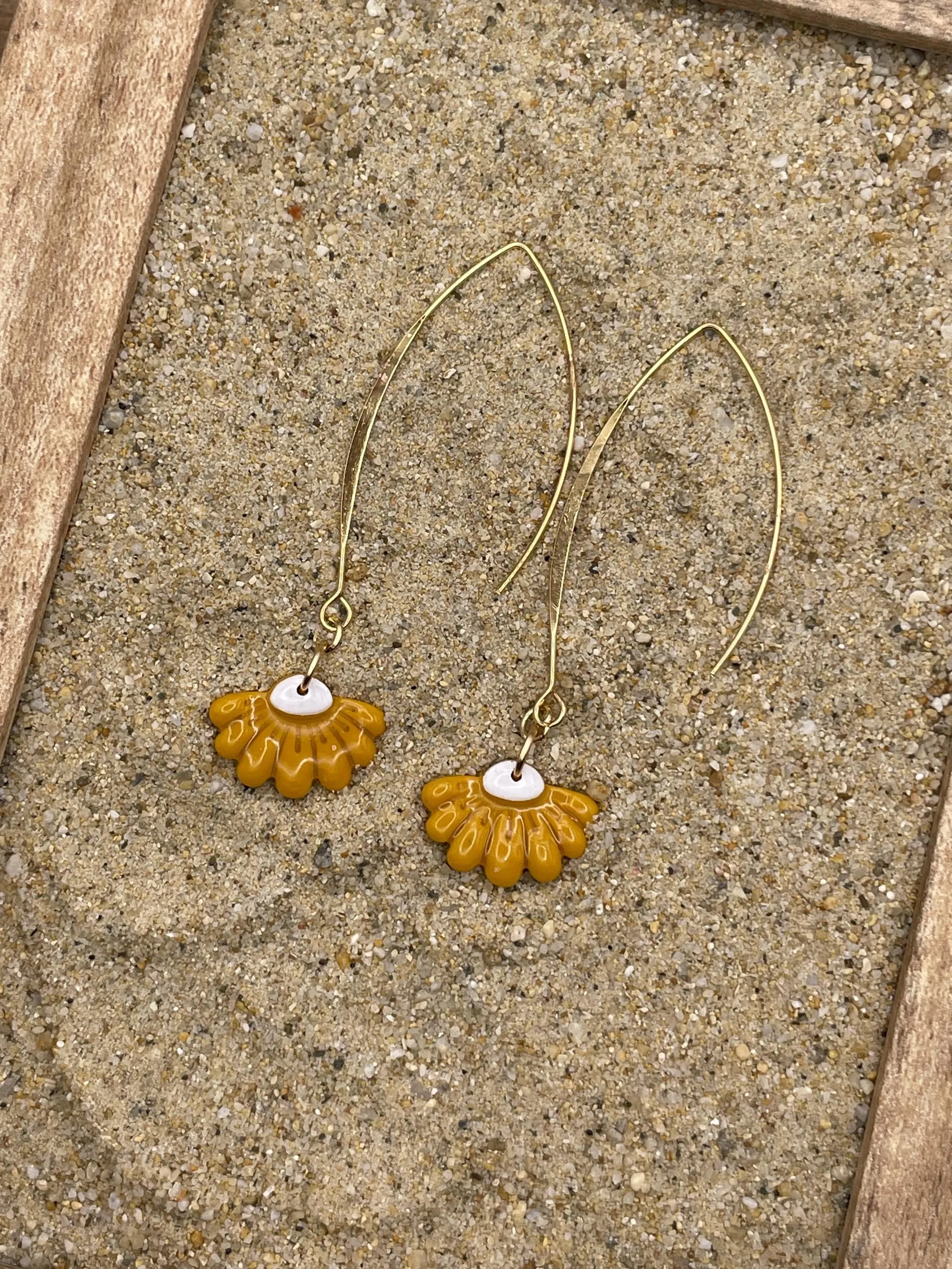 Spring Fling - Yellow Daisy Flower Dangly Earrings: Handmade Polymer Clay sold by Modcloth product image thumbnail 3