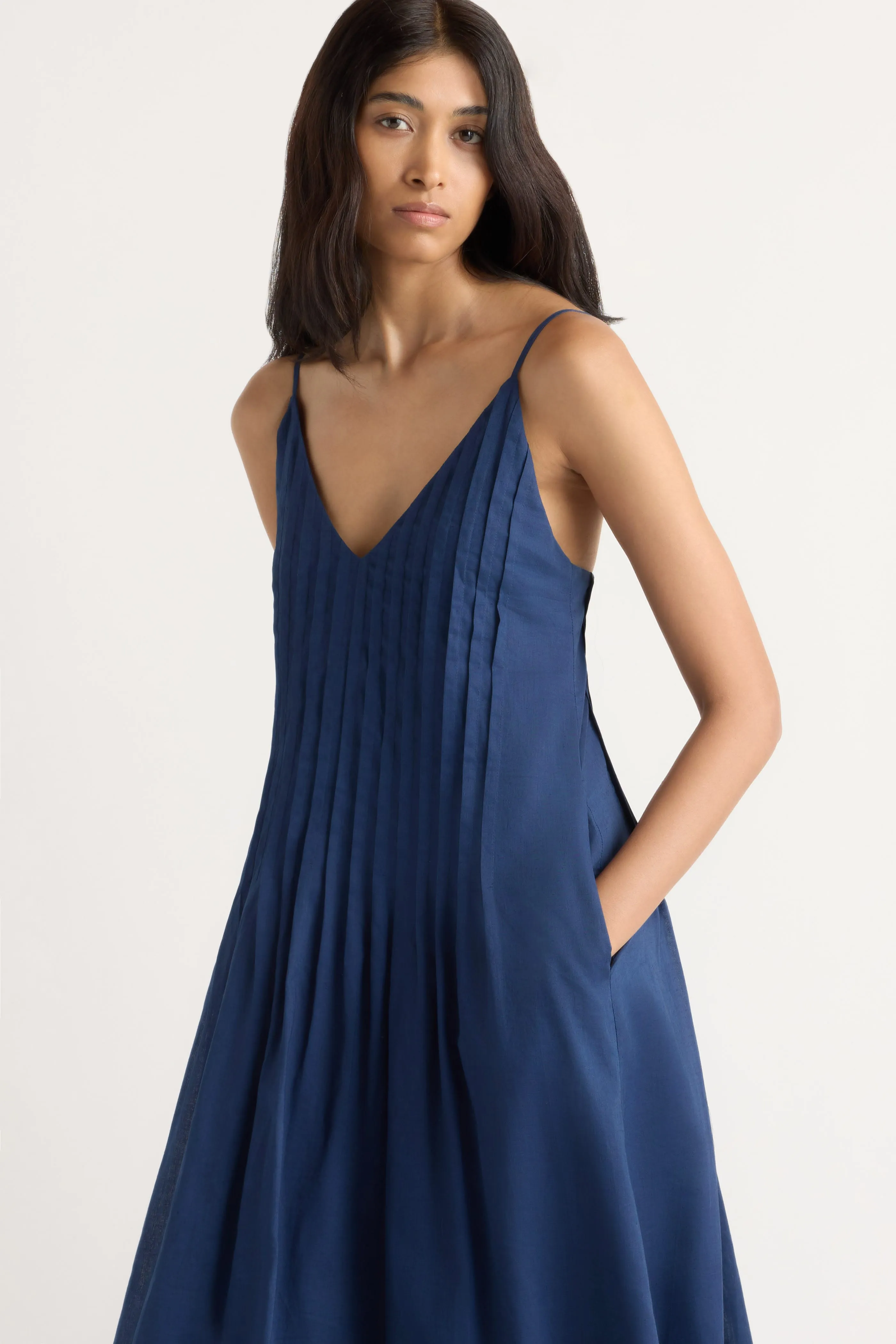 Naomi Pleated Linen-Cotton Dress sold by Modern Citizen product image thumbnail 3