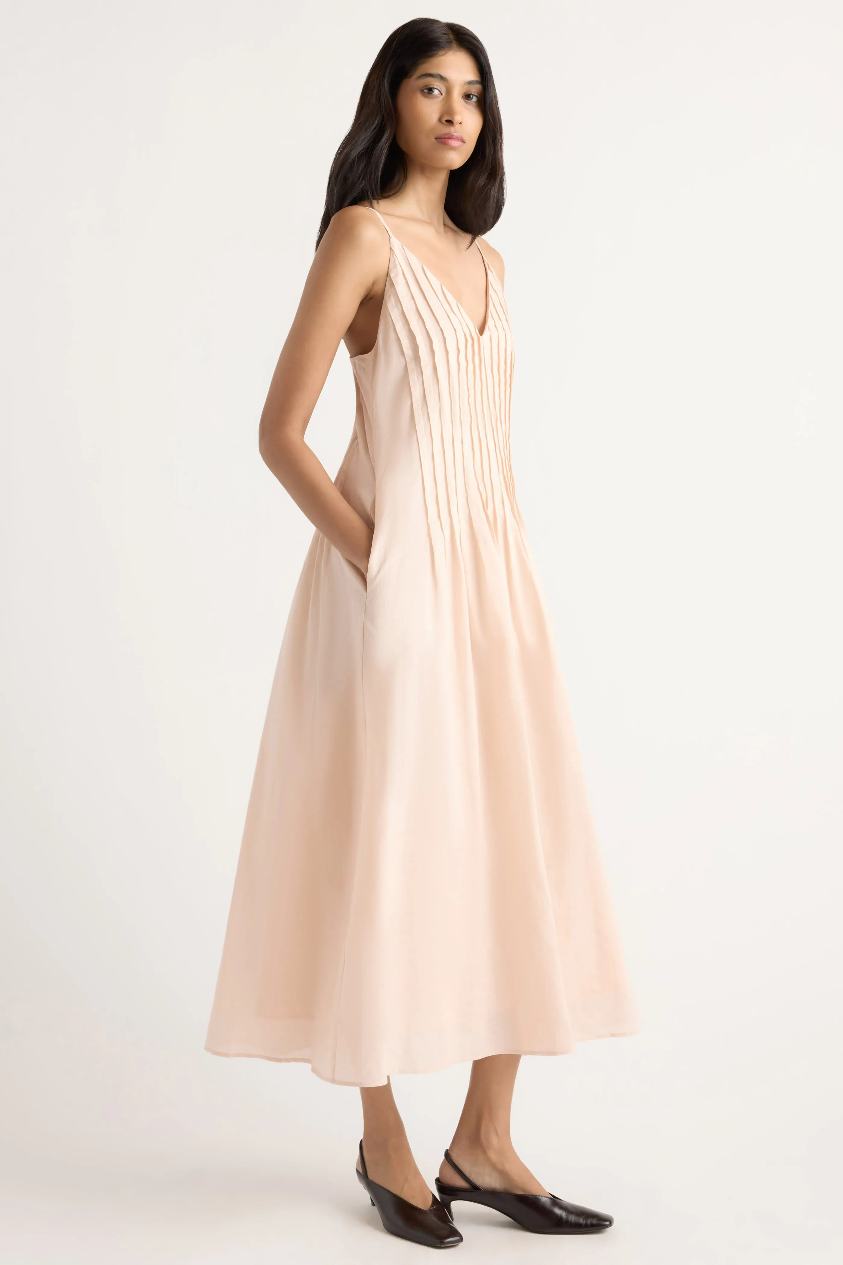 Naomi Pleated Linen-Cotton Dress sold by Modern Citizen product image thumbnail 2