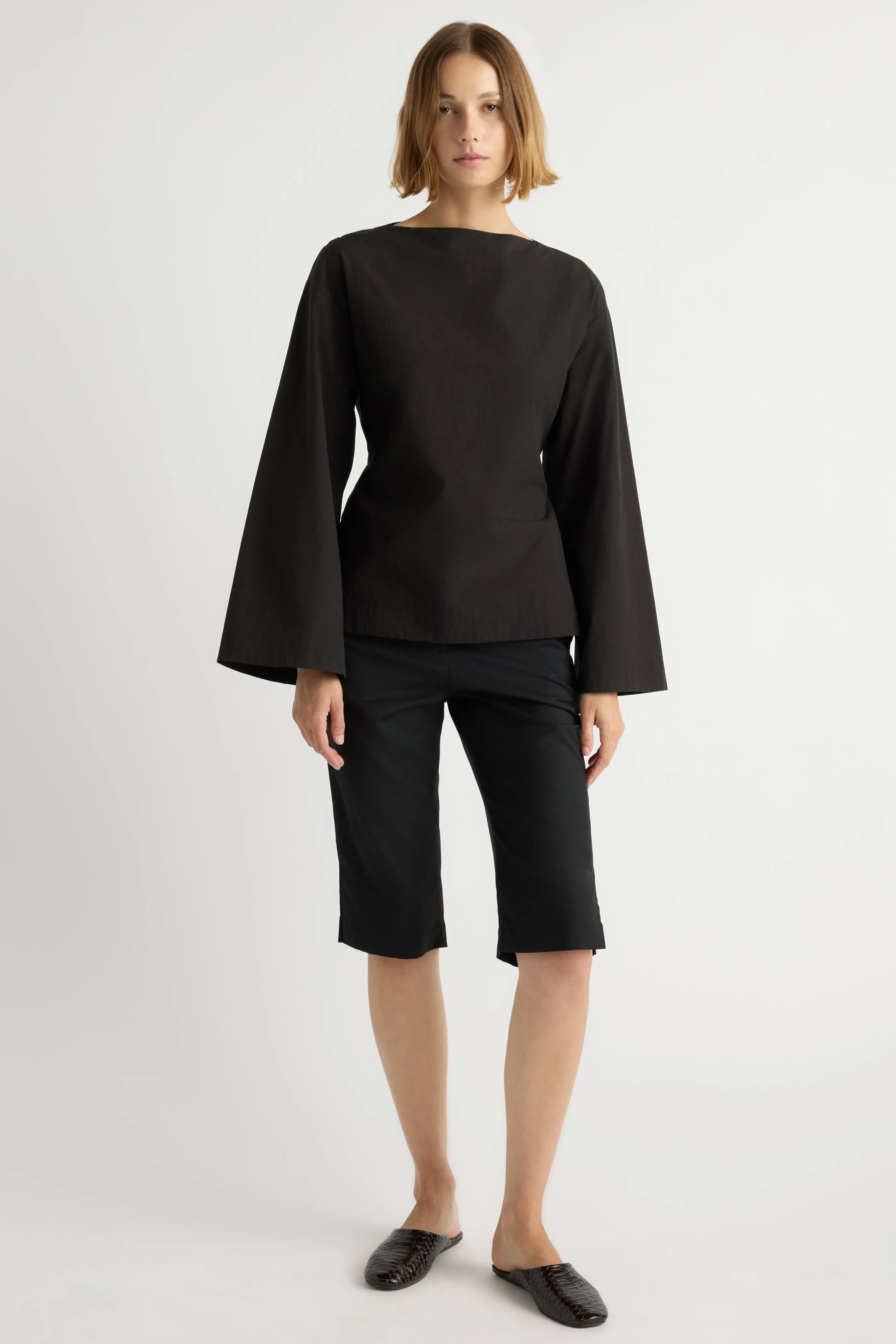 Lexi Tailored Capri Pant sold by Modern Citizen product image thumbnail 4