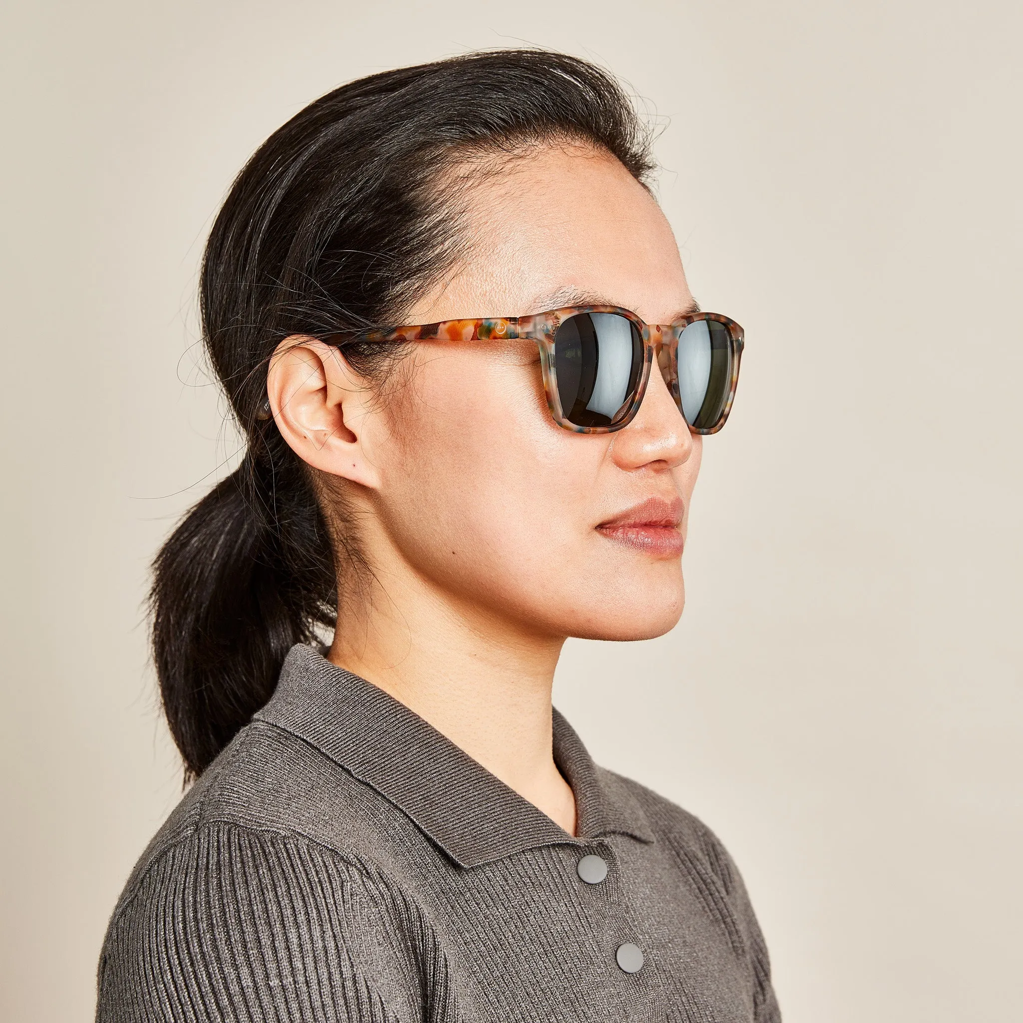 IZIPIZI Tapered Square Sunglasses #E - Tortoise - Green Lenses sold by Moma product image thumbnail 5