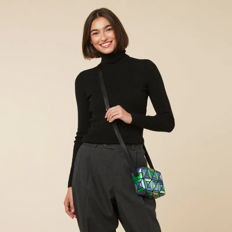 洗練【BAOBAO ISSEY MIYAKE】ルーセント クロスボディバッグ BAO BAO ISSEY MIYAKE Lucent Basic Crossbody Bag - Black