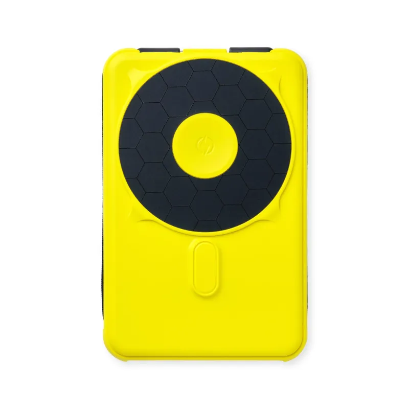 5-in-1 MagSafe Power Bank - Lime made by Moma