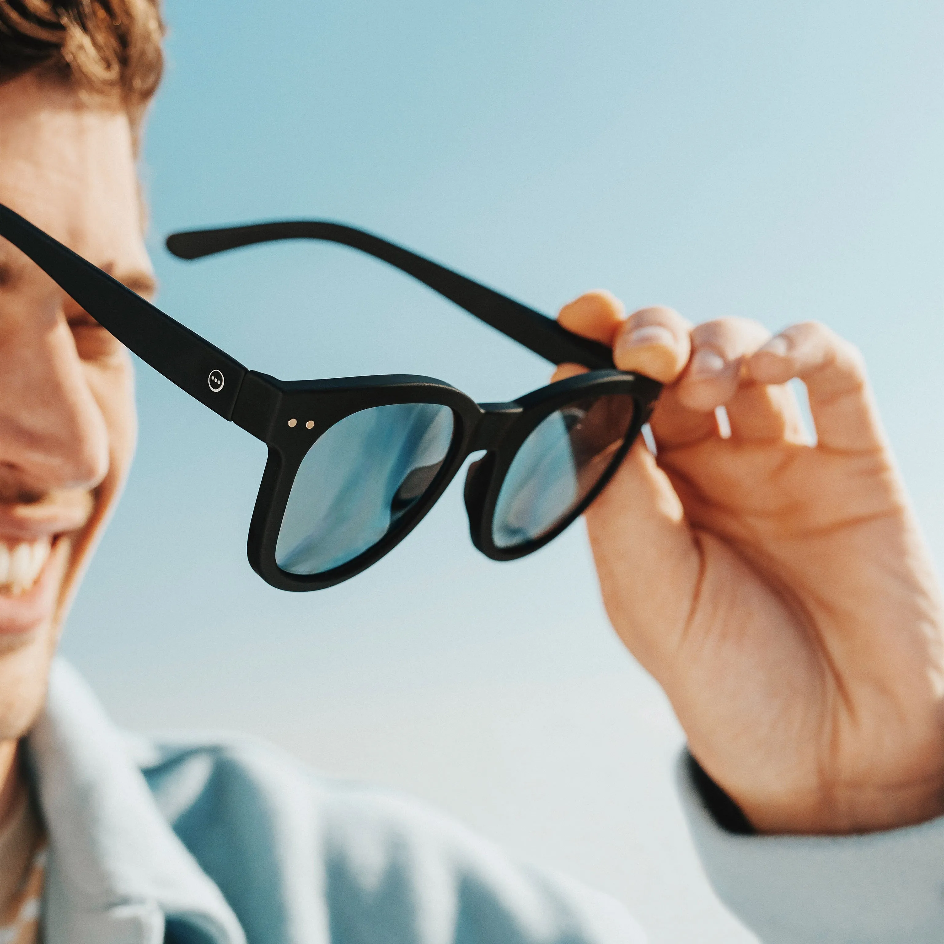 IZIPIZI Rounded-Edge Sunglasses #N - Black sold by Moma product image thumbnail 5