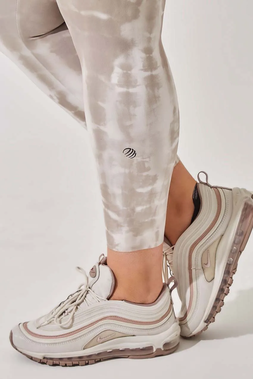Strive High Waisted Recycled Polyester 7/8 Legging sold by MPG product image thumbnail 4