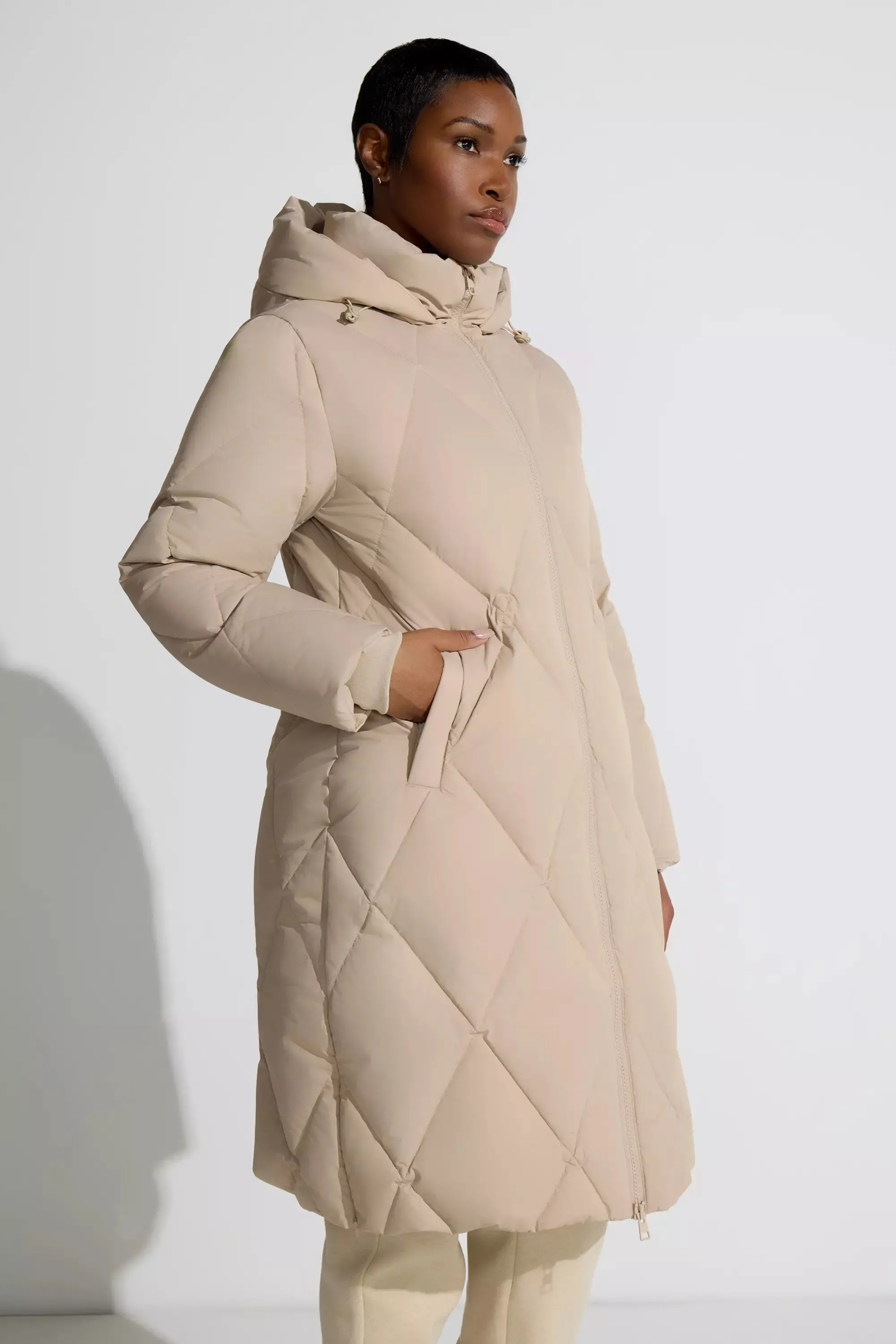 The RDS 700 Fill Power GRS Certified Recycled Poly Diamond-Quilted Parka - Cream sold by Mondetta product image thumbnail 4