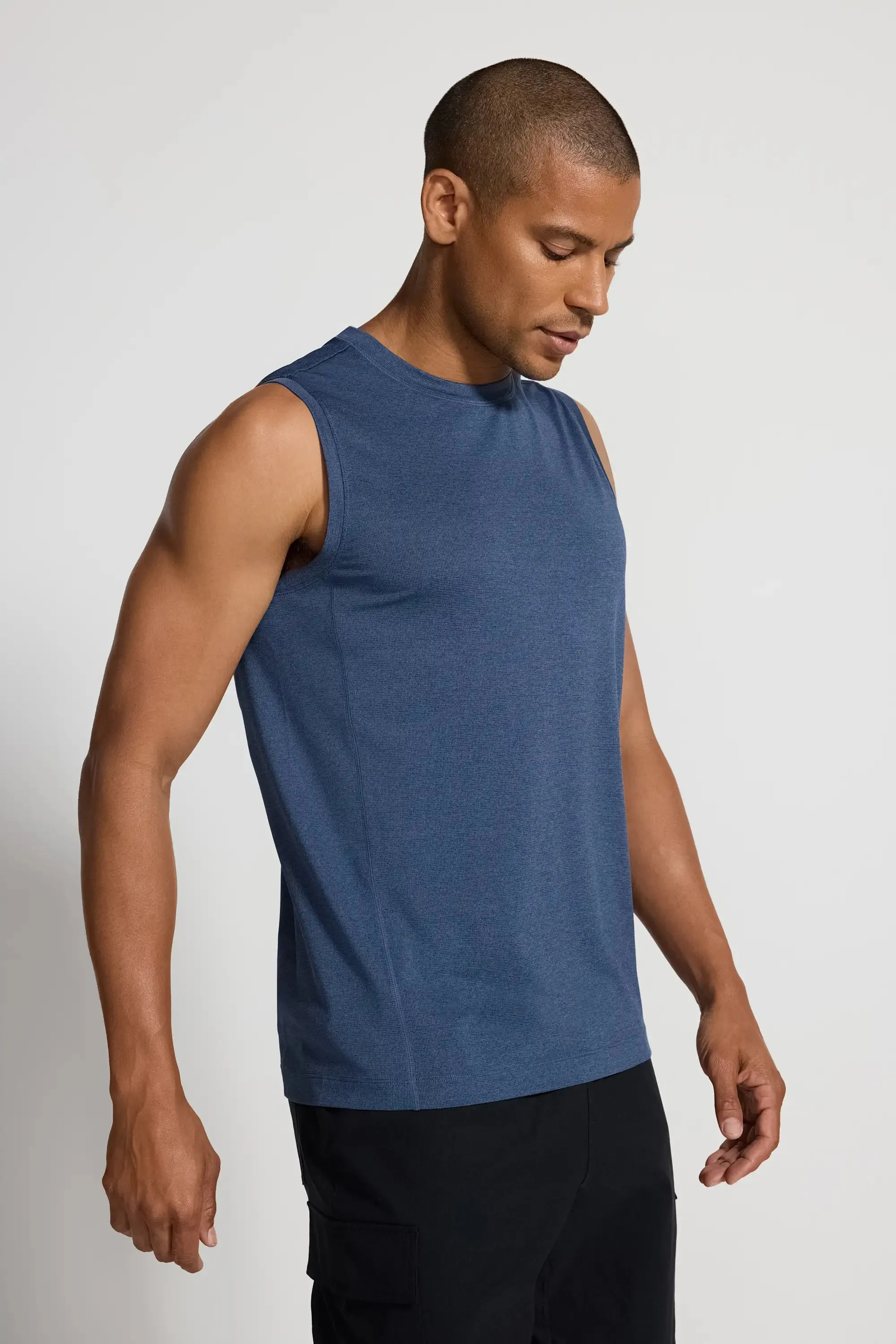 Men's Conquer Crew Neck Tank - Navy sold by Mondetta