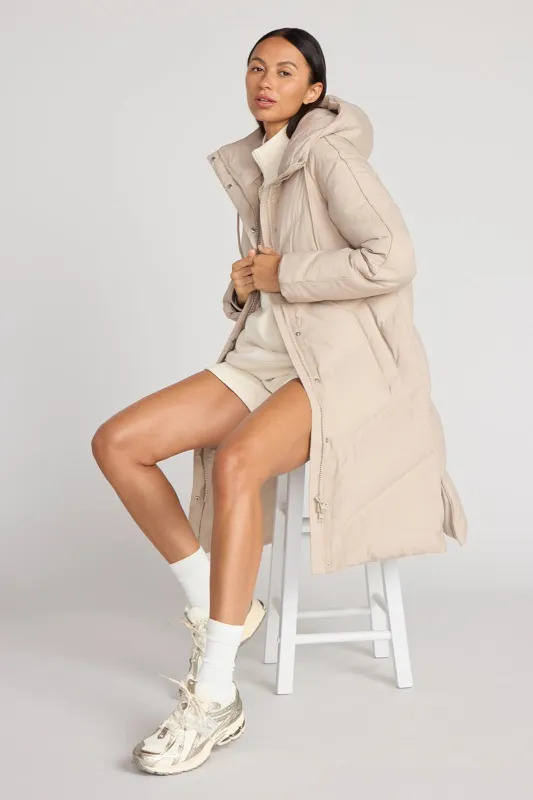 The RDS 700 Fill Power GRS Certified Recycled Poly Chevron-Quilted Parka - Light Beige sold by Mondetta