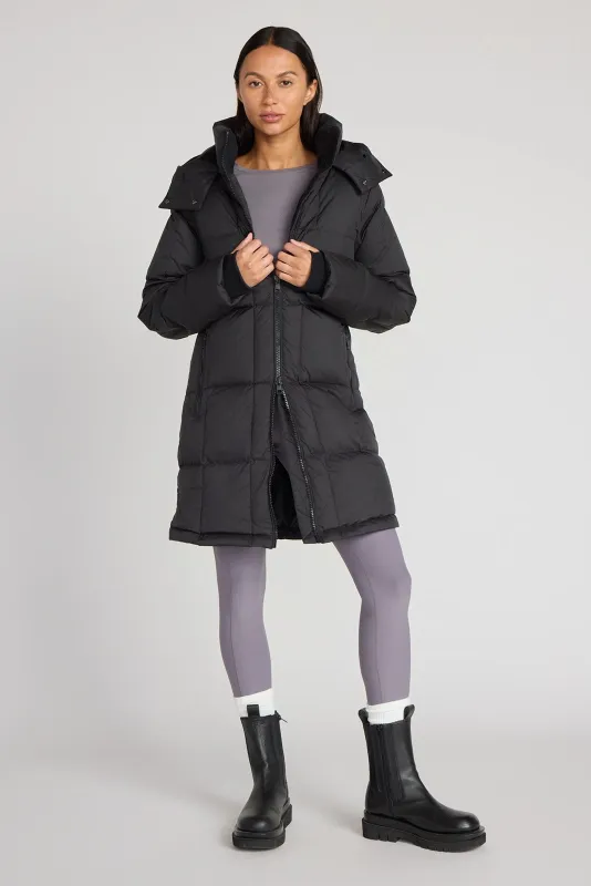 The RDS 700 Fill Power GRS Certified Recycled Poly Square-Quilted  Parka - Black sold by Mondetta