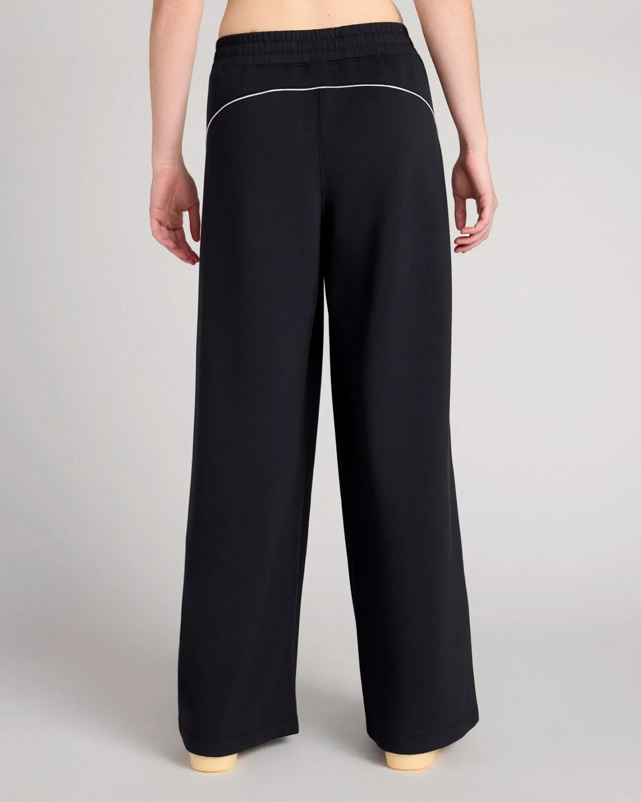 The Soft Stretch Contrast Piping Wide-Leg Pant - Black sold by Mondetta product image thumbnail 3