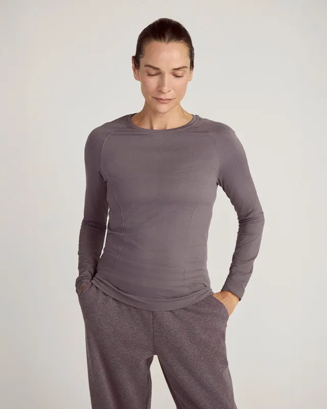 The Stretch Seamless Long Sleeve - Excalibur Purple made by Mondetta