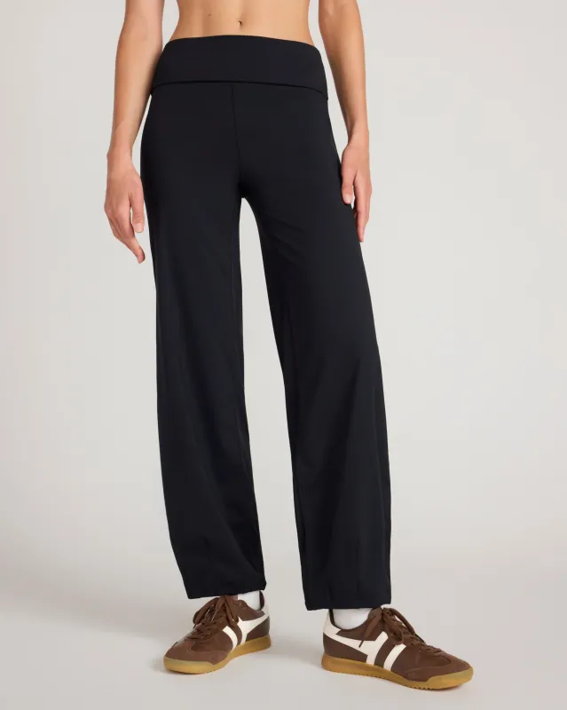 The Active Bubble Hem Pant - Black made by Mondetta