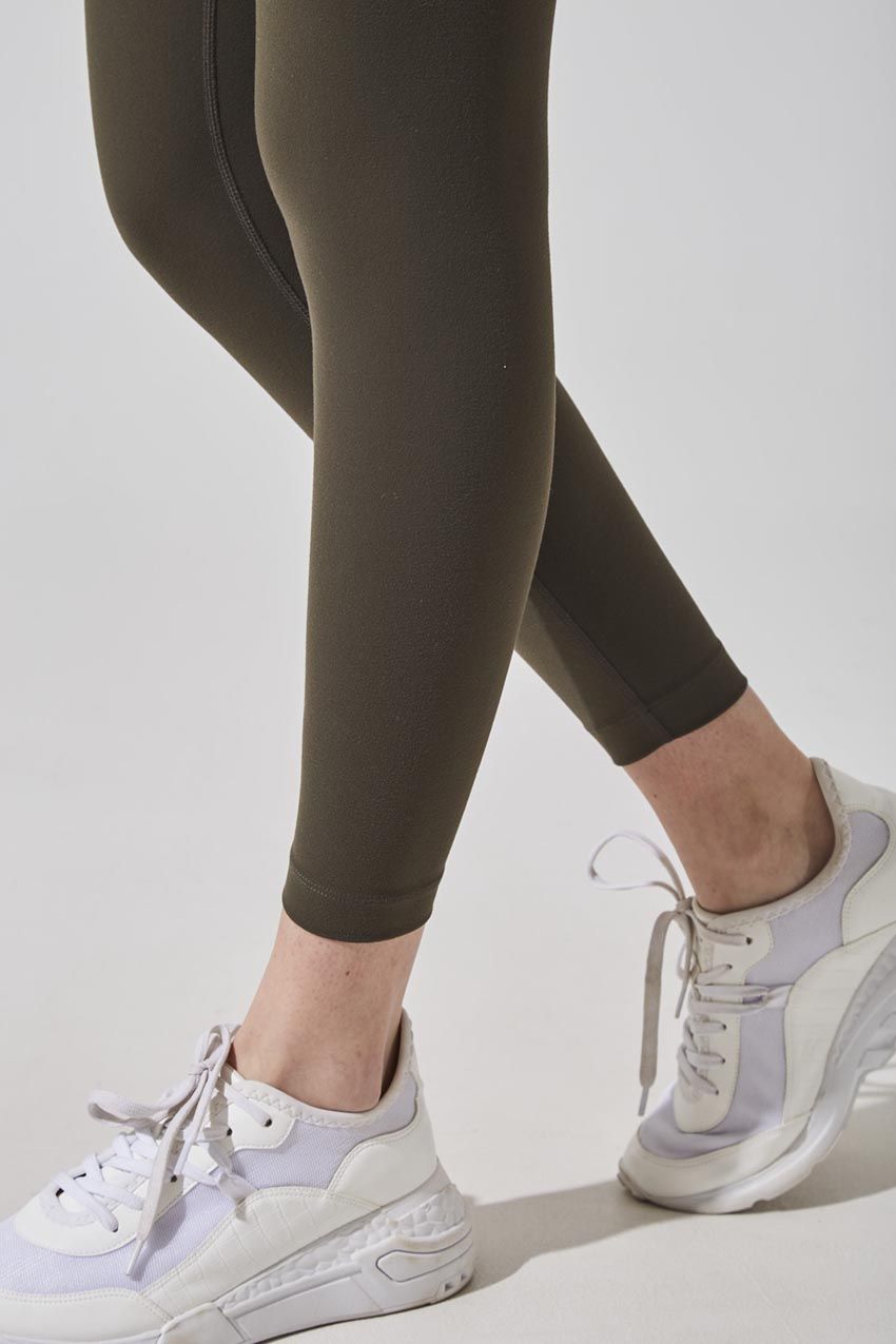 Juniper Velocity Mid-Rise 7/8 Legging sold by MPG product image thumbnail 5