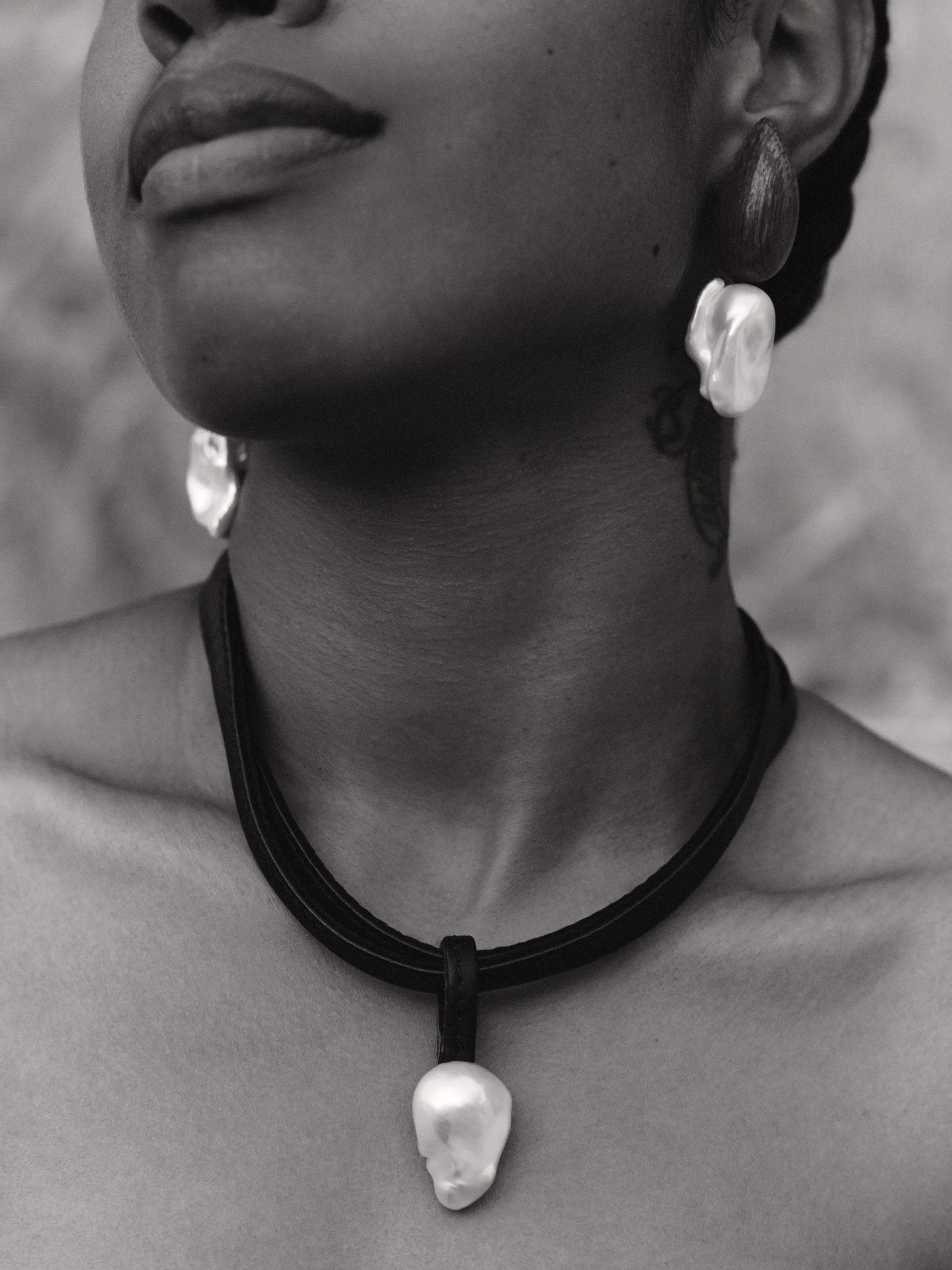 Charbon necklace: leather, baroque pearl sold by Monies product image thumbnail 2