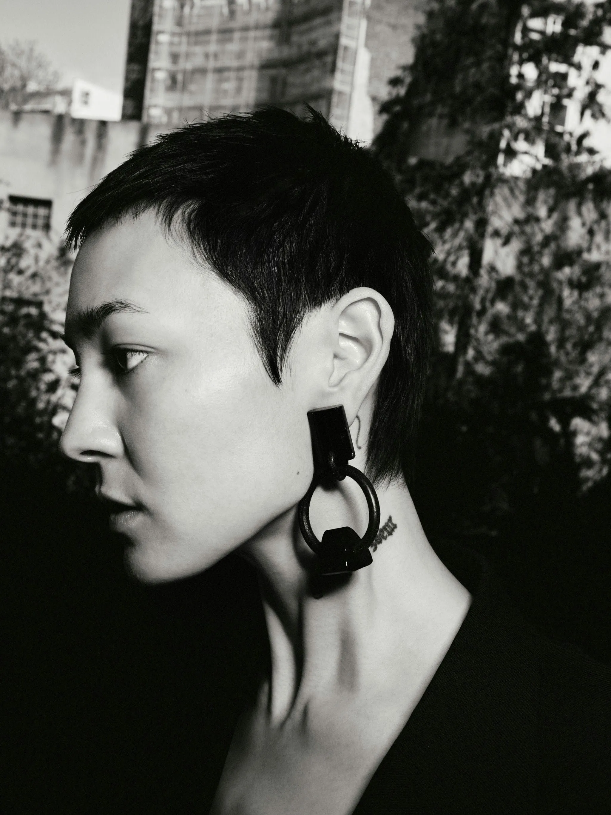 Jointure earclips: black tourmaline, leather sold by Monies product image thumbnail 2