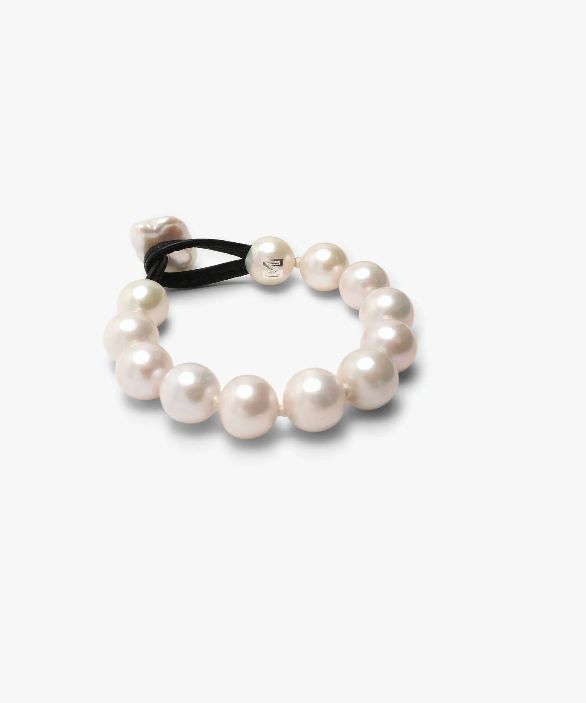 Aube bracelet: freshwater pearls sold by Monies product image thumbnail 4