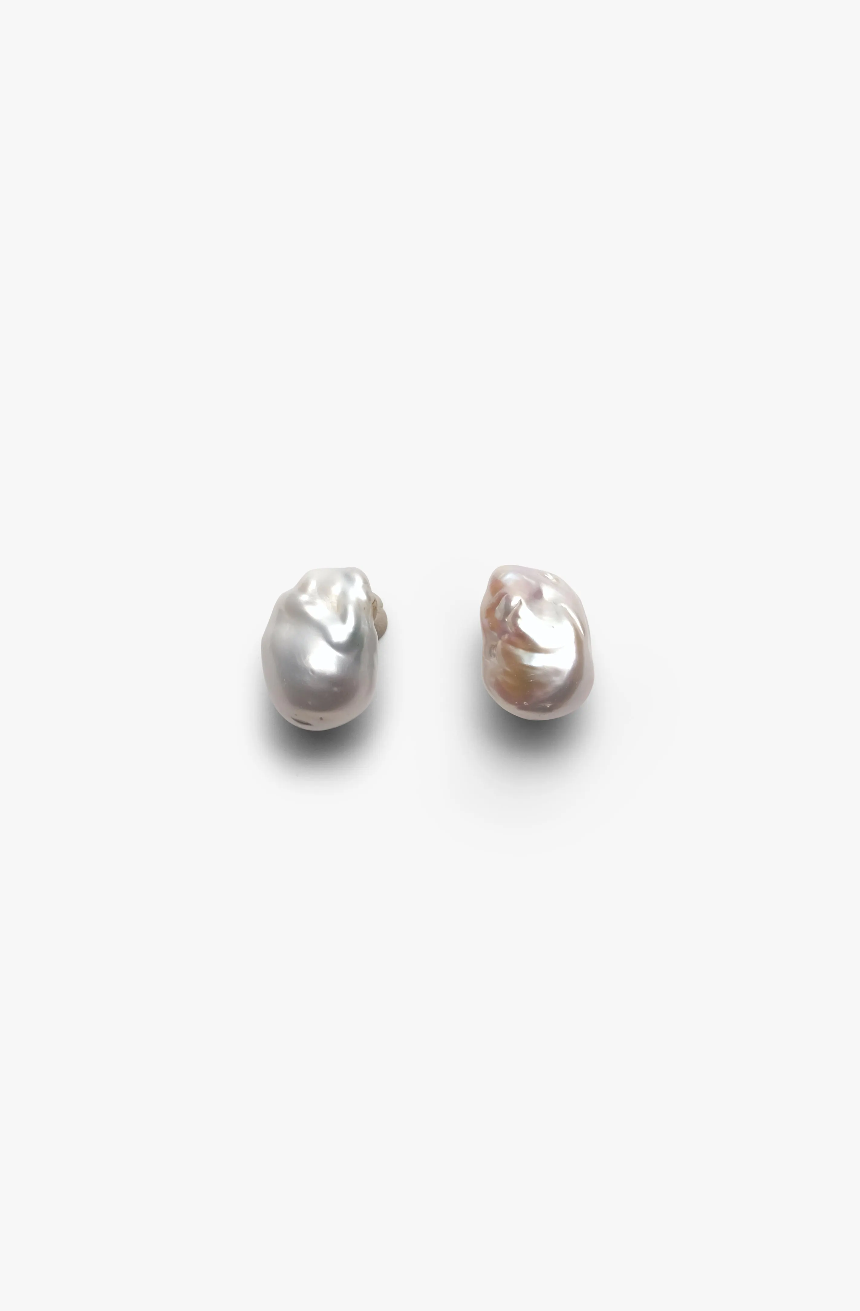 Marée earrings: baroque pearls sold by Monies product image thumbnail 3
