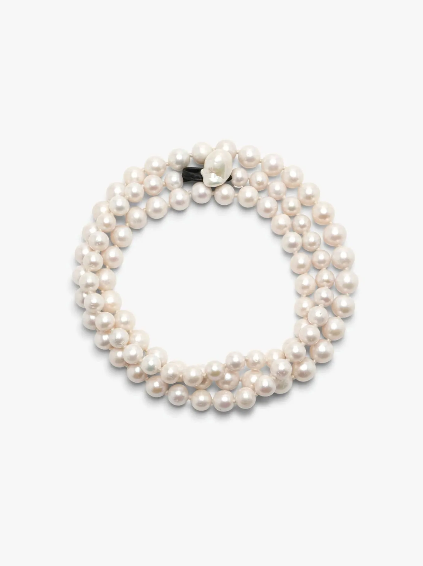 Astrée necklace: freshwater pearls sold by Monies