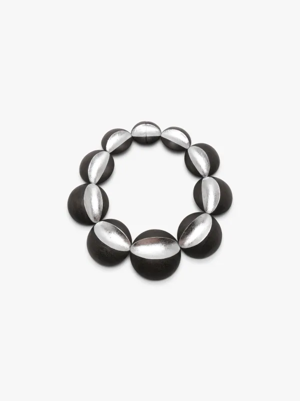 Sava necklace: acacia, silverfoil made by Monies