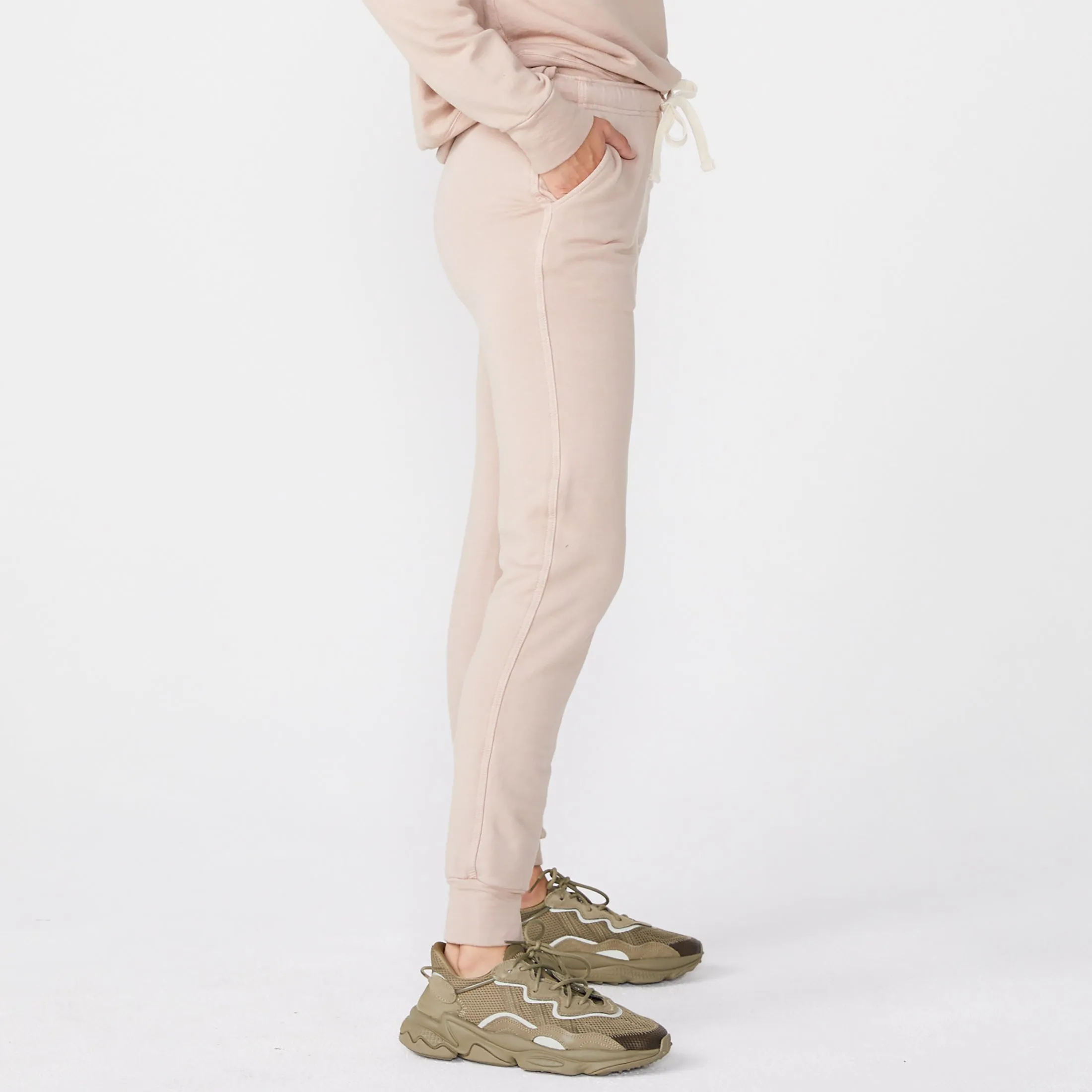 Supersoft Fleece Girlfriend Sweats sold by Monrow product image thumbnail 4