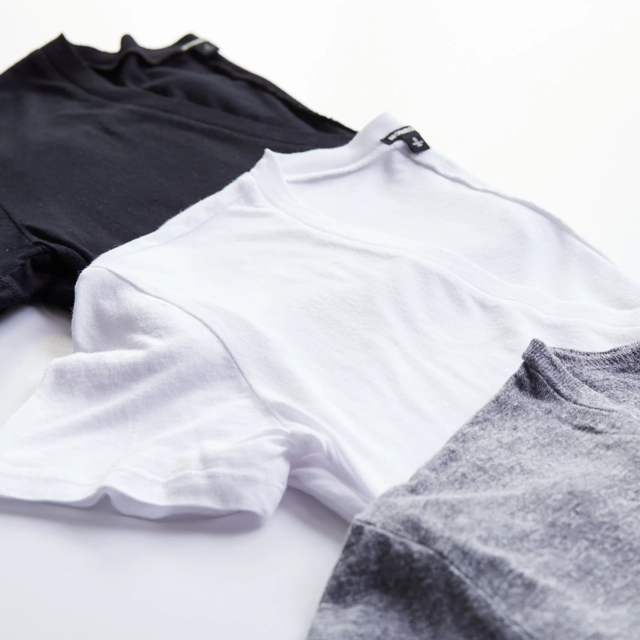 Relaxed V Set sold by Monrow