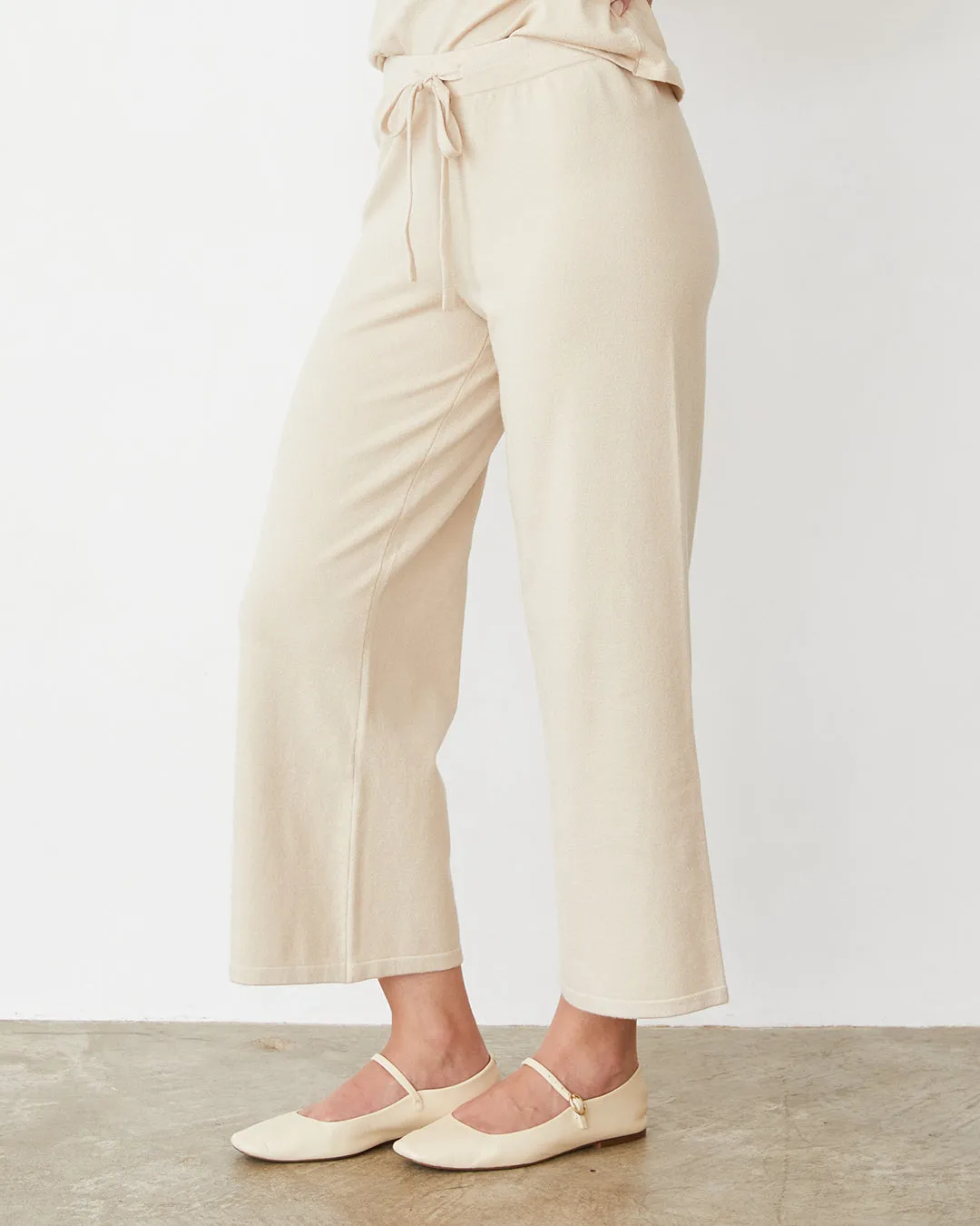 Light Soft Knit Crop Lounge Pant sold by Monrow product image thumbnail 3