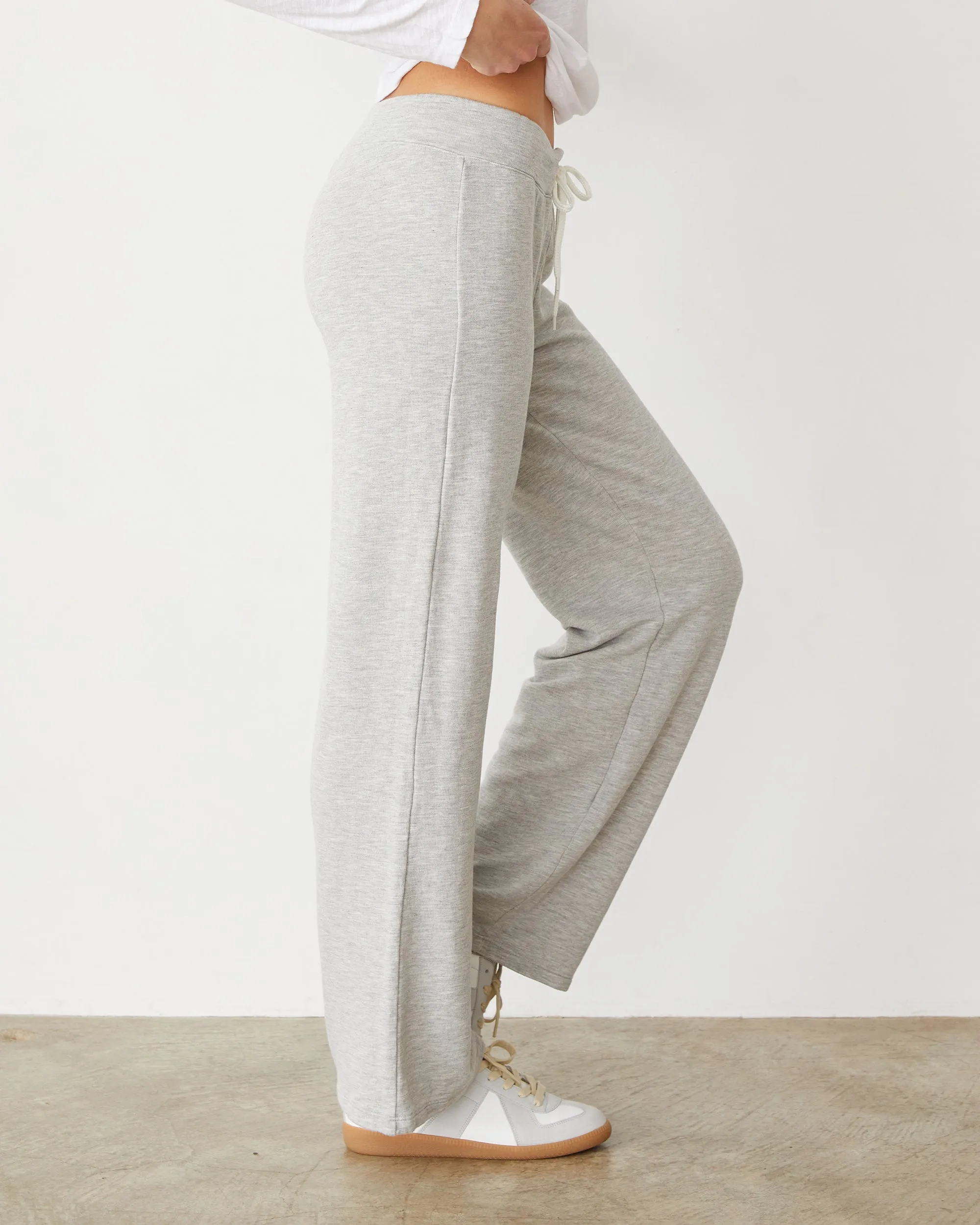 Softfleece Straight Leg Vintage Sweat sold by Monrow product image thumbnail 3