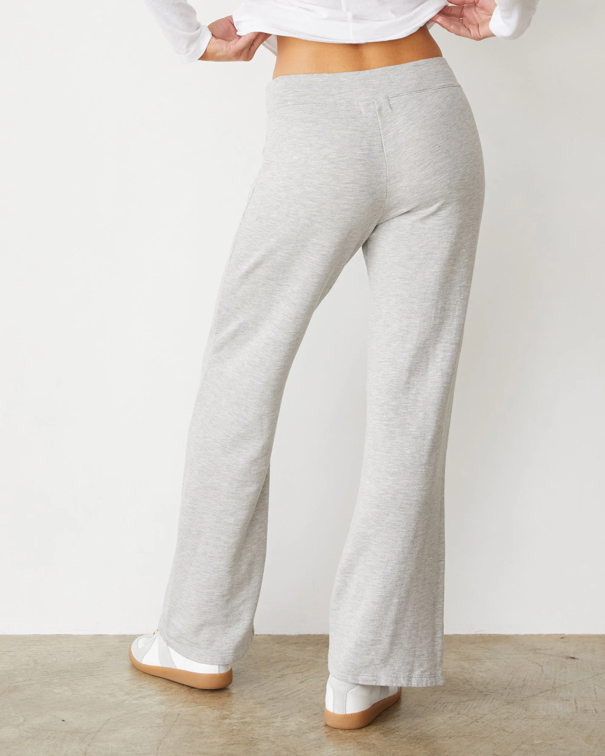 Softfleece Straight Leg Vintage Sweat sold by Monrow product image thumbnail 4