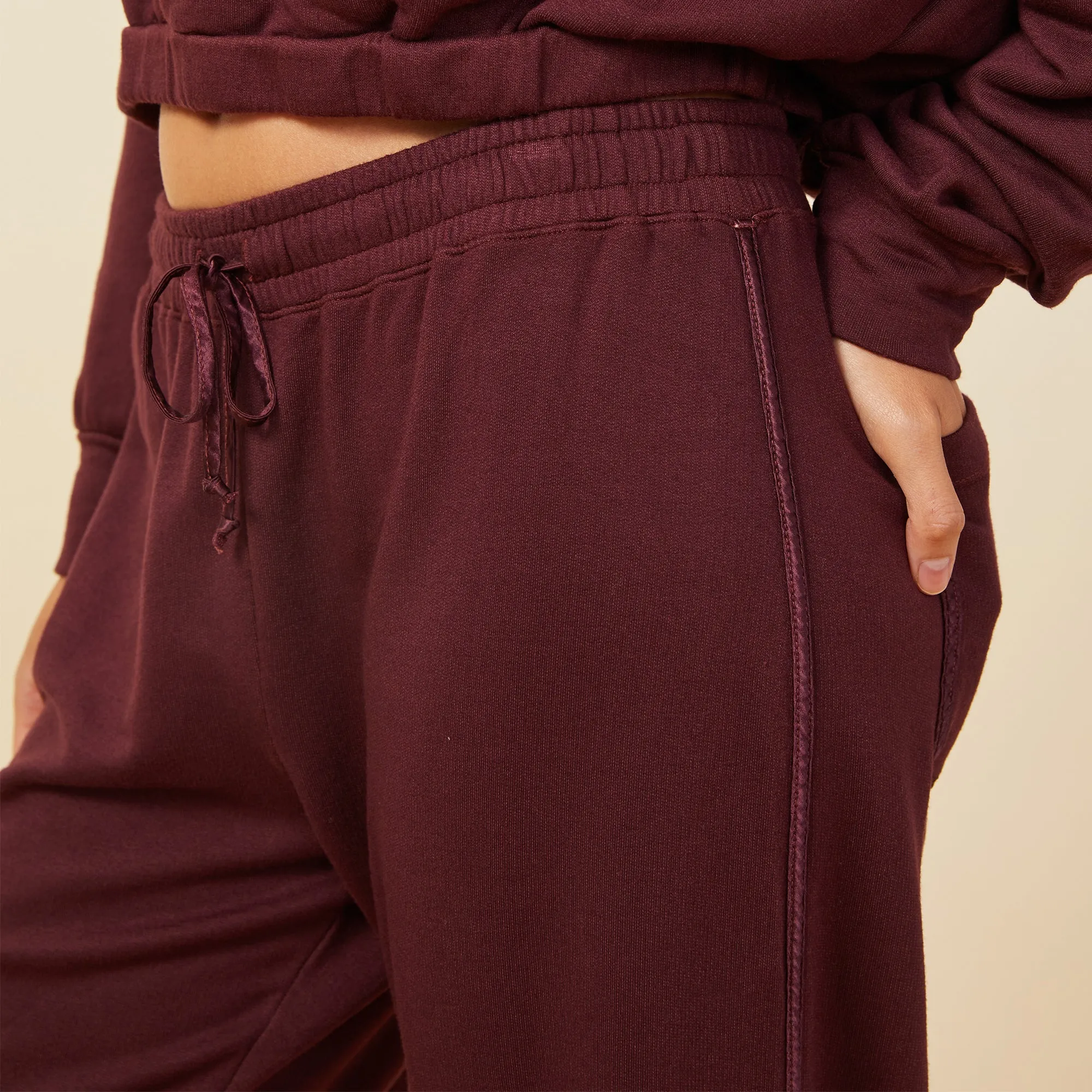 Supersoft Fleece Elastic Vintage Sweat with Silky Piping sold by Monrow product image thumbnail 2