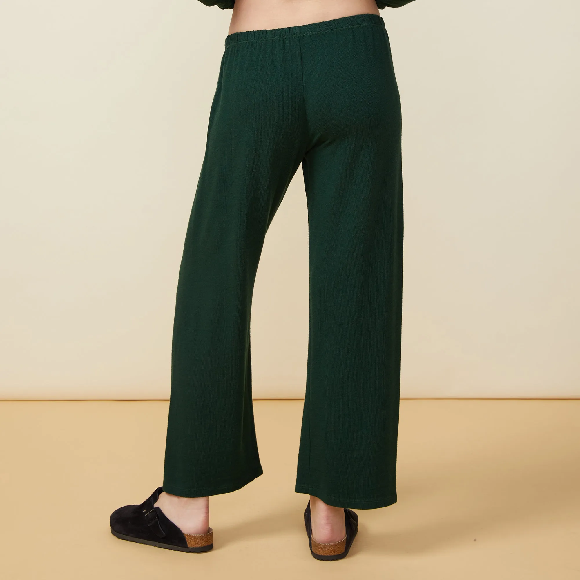 Supersoft Crop Straight Leg Sweat sold by Monrow product image thumbnail 4