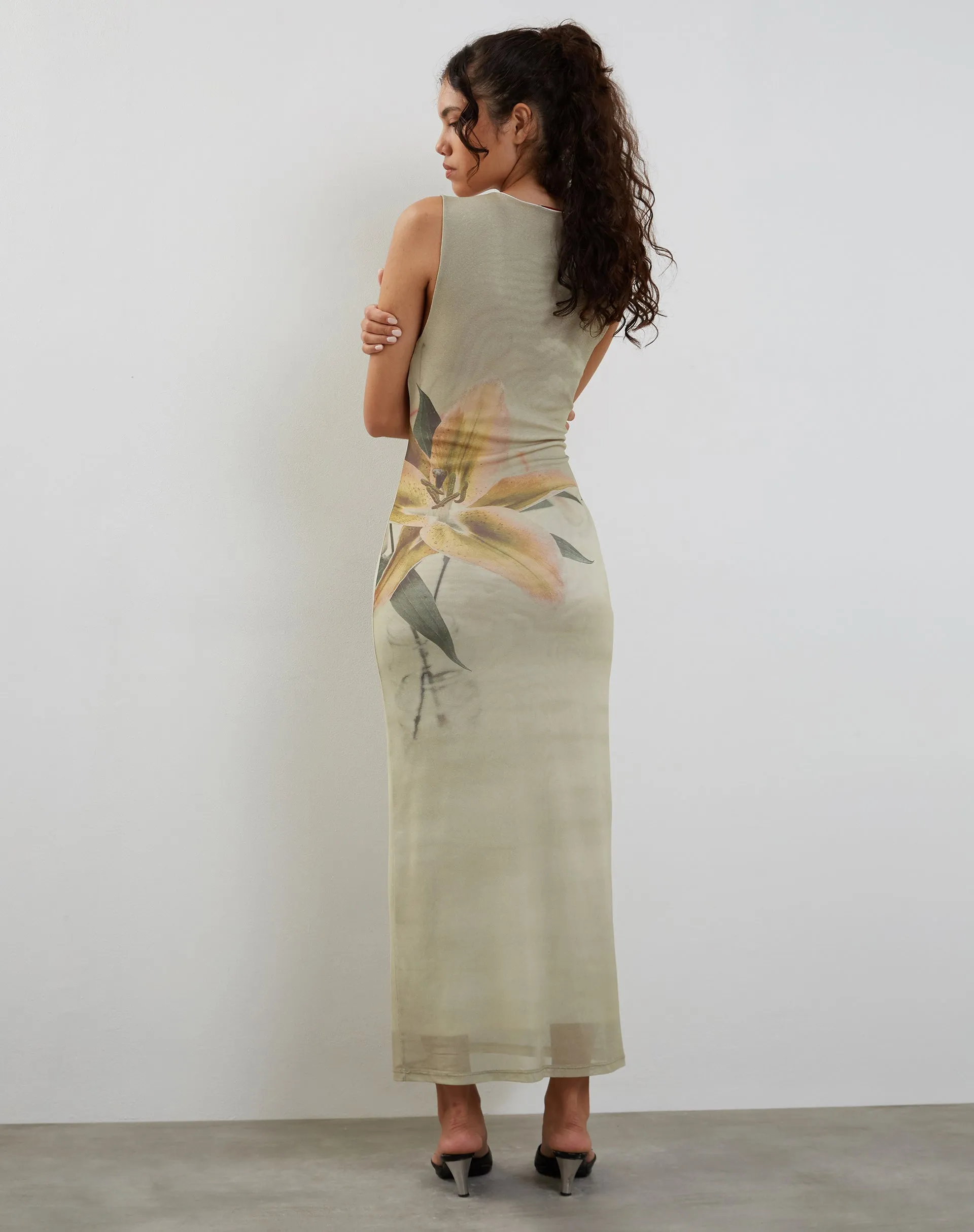 Fayola Printed Maxi Dress in Yellow Lily Print sold by Motel Rocks product image thumbnail 5