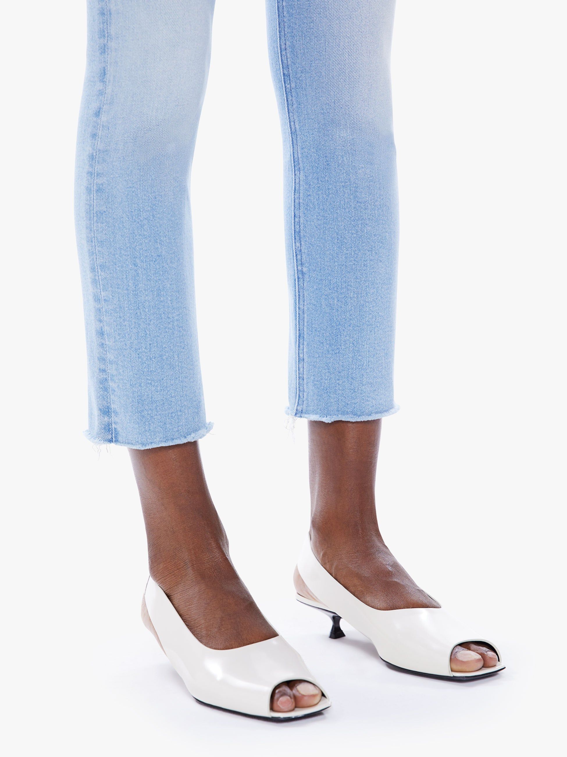 The Mid Rise Dazzler Crop Fray - Sun Kissed sold by MOTHER product image thumbnail 5