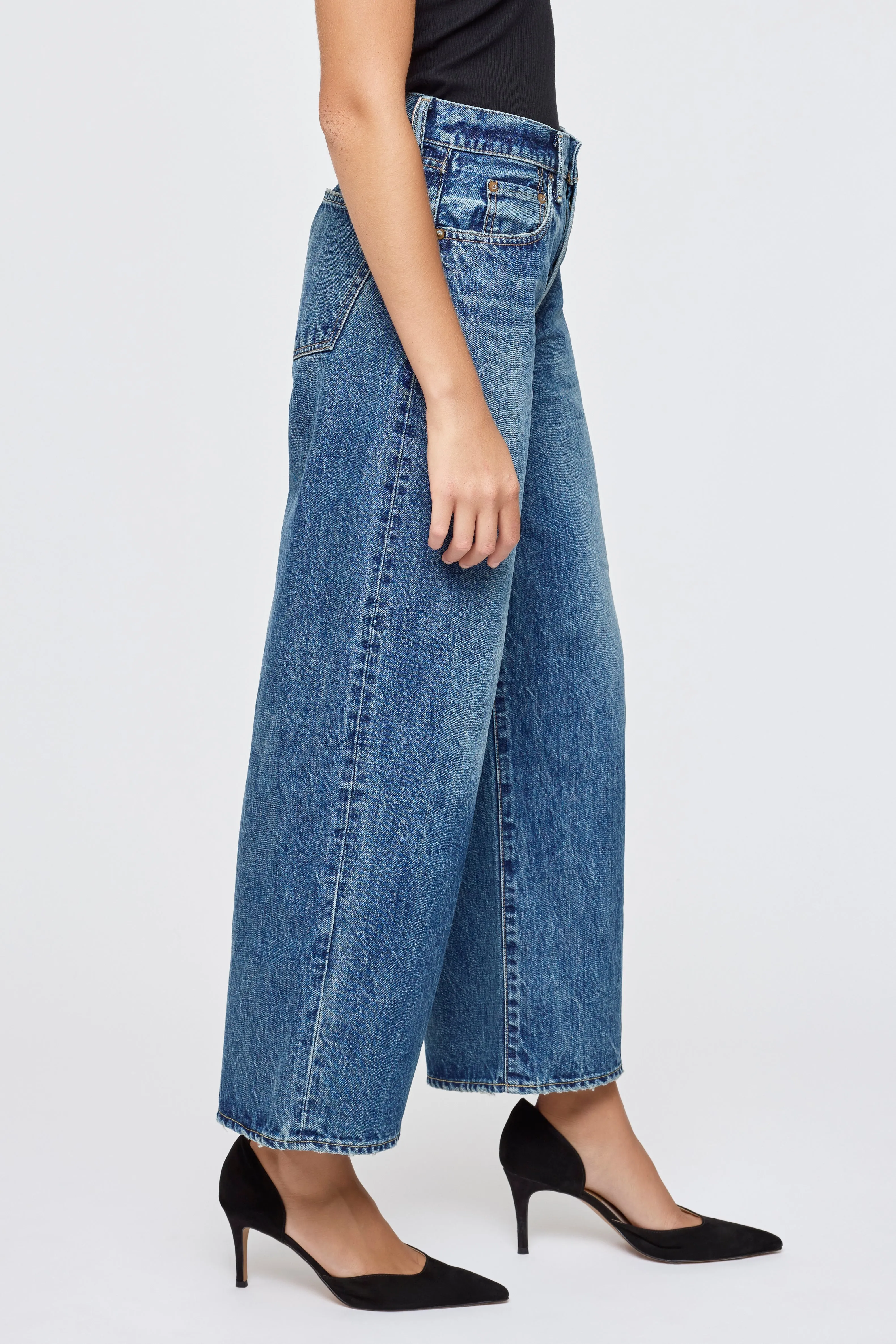 WALPOLE WIDE COCOON sold by Moussy product image thumbnail 4