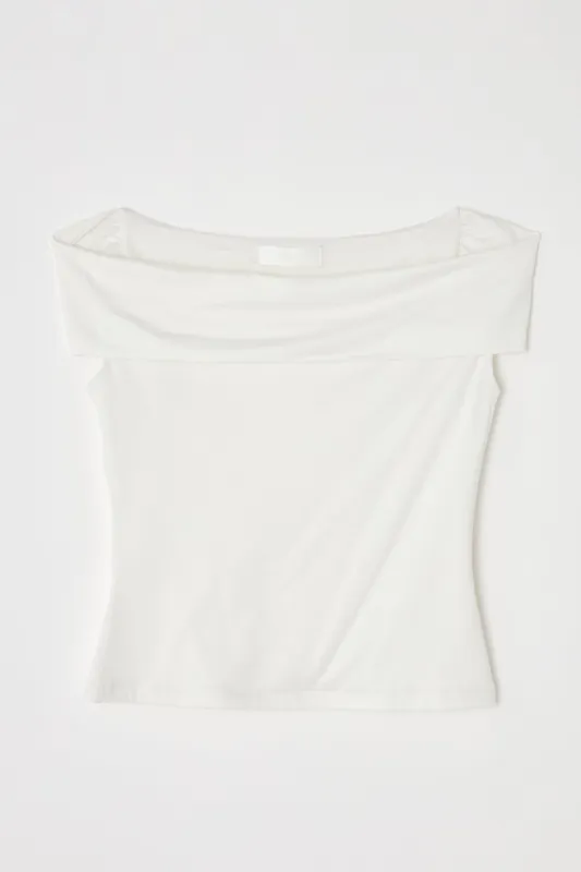 OFF SHOULDER TEE sold by Moussy