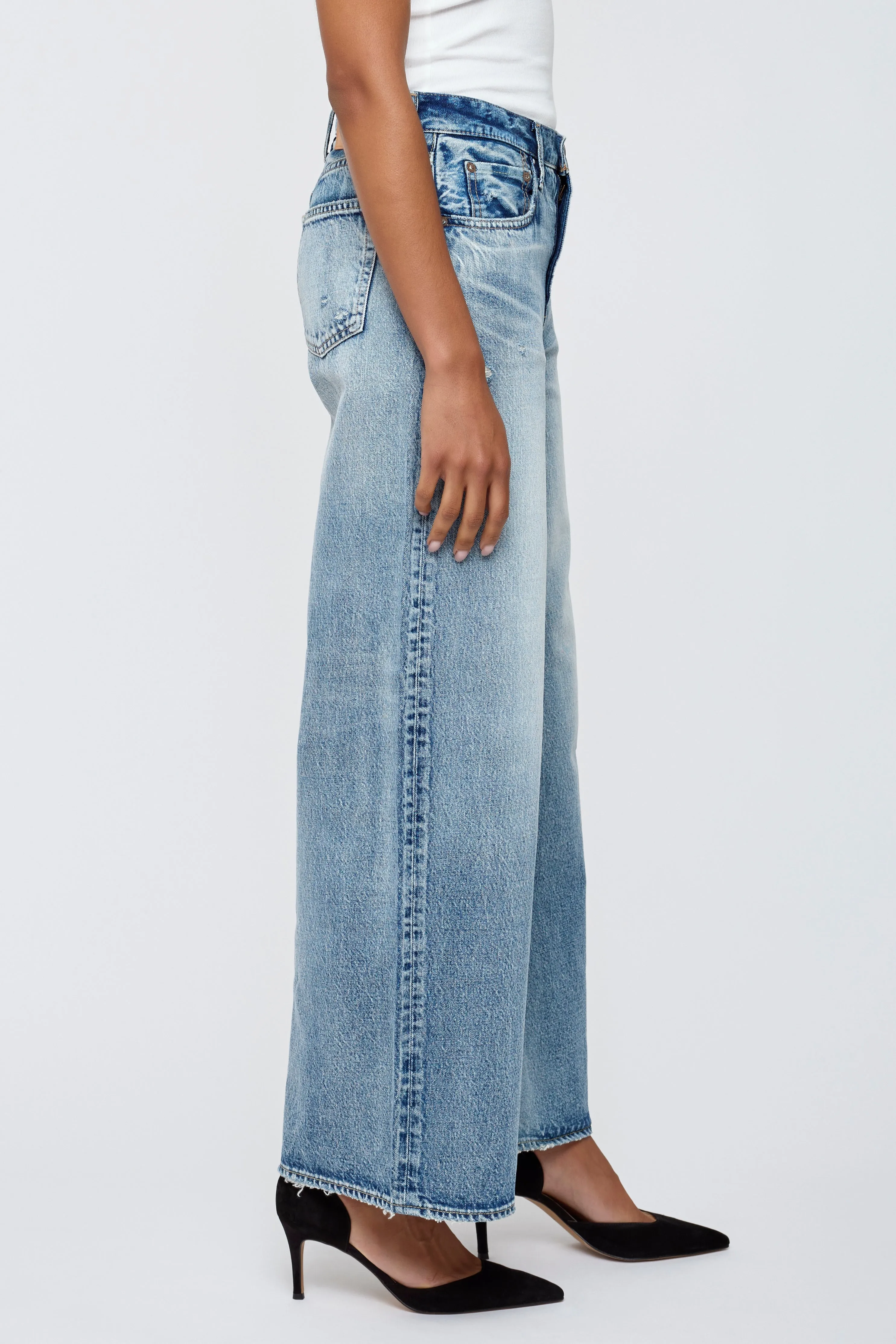 540IAC11-8111 sold by Moussy product image thumbnail 4