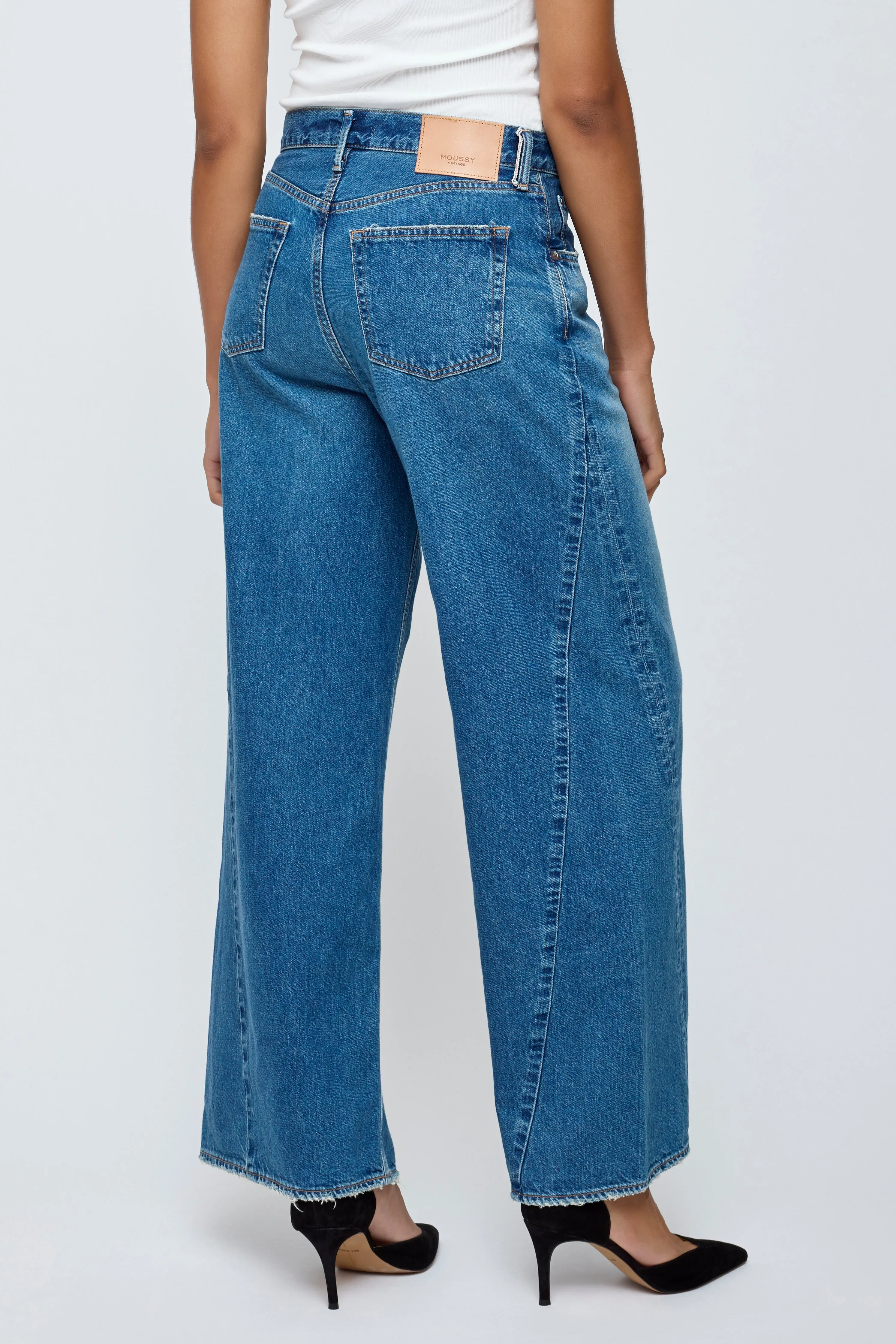 540IAC11-8101 sold by Moussy product image thumbnail 3