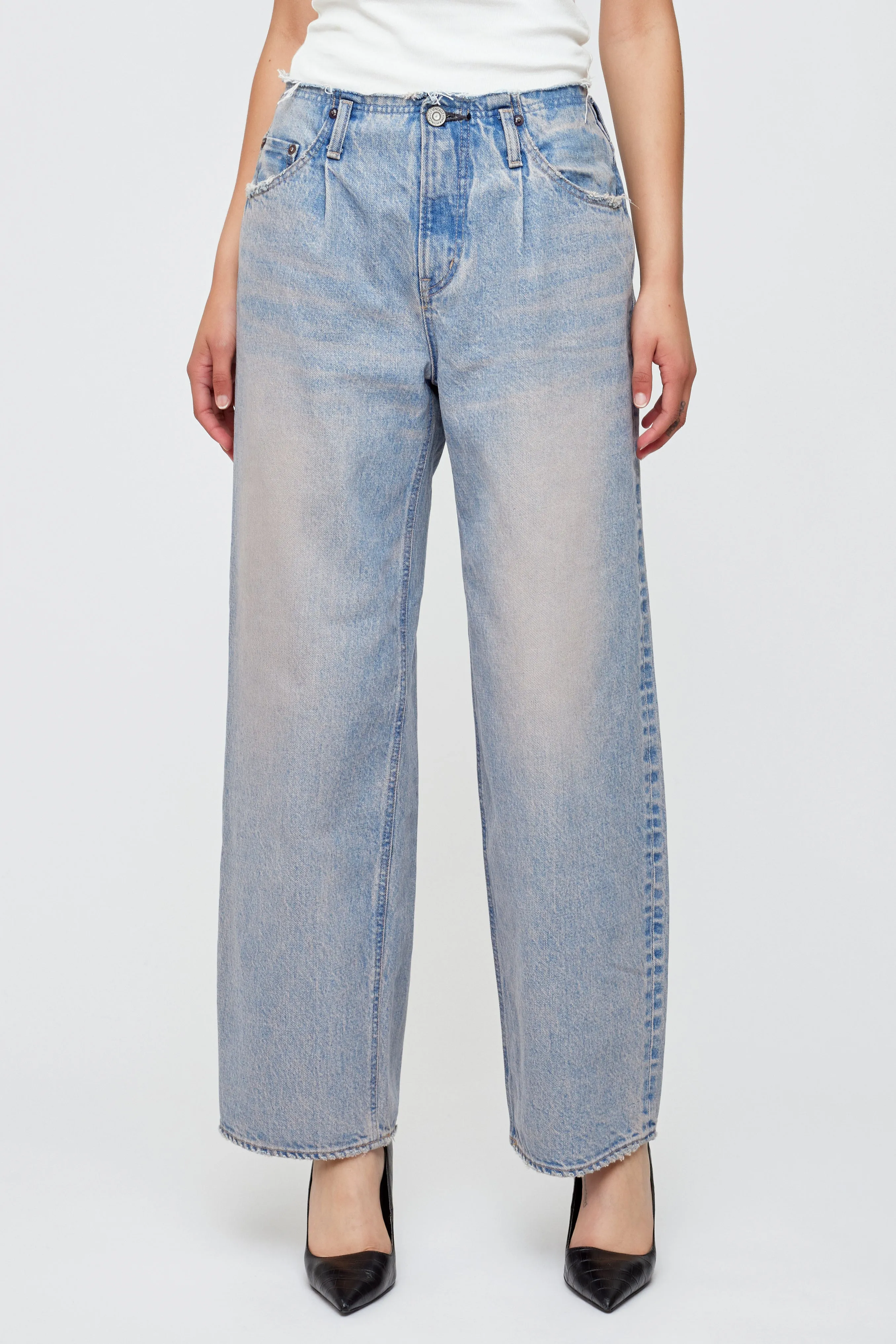 NO BELT PANT - Wesconnett sold by Moussy product image thumbnail 2