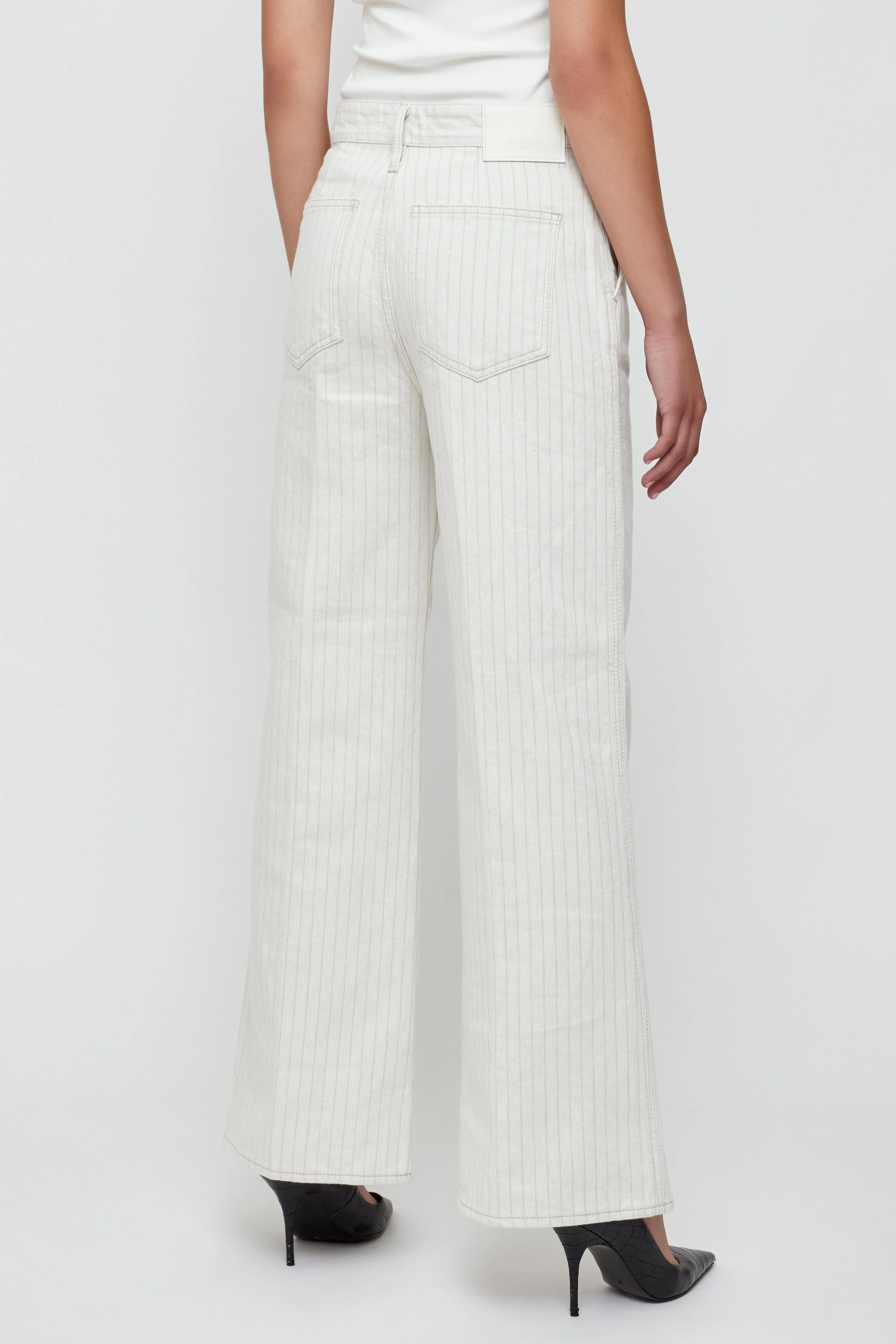 CENTER PRESS WIDE - Coram sold by Moussy product image thumbnail 3