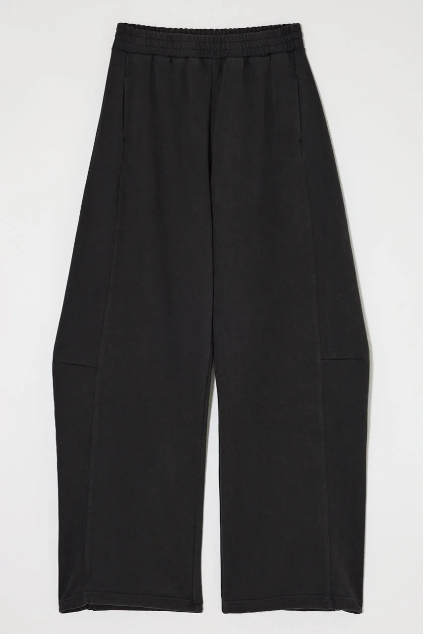 CURVE LINE SWEAT PANTS sold by Moussy