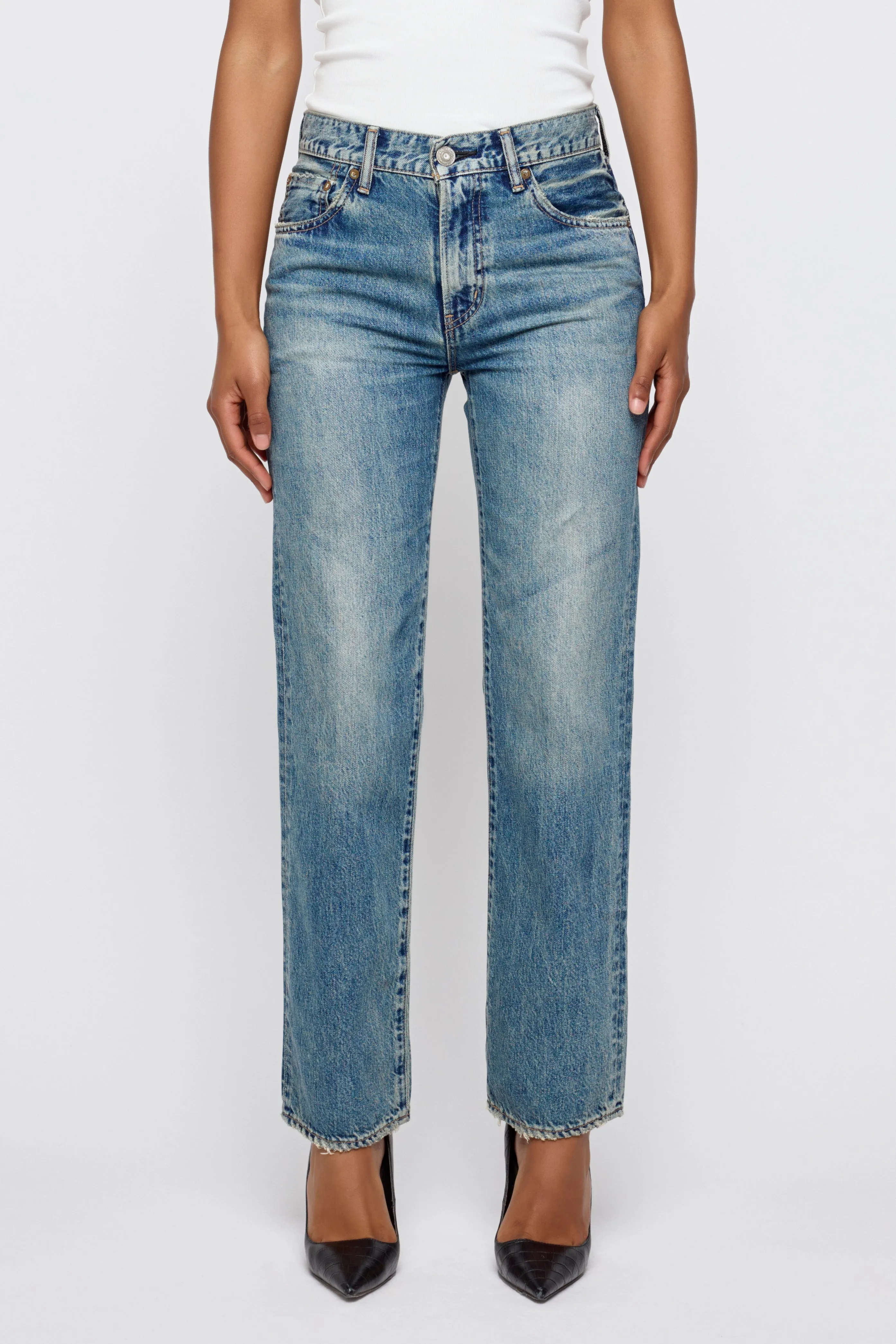 STRAIGHT - Lafayette sold by Moussy
