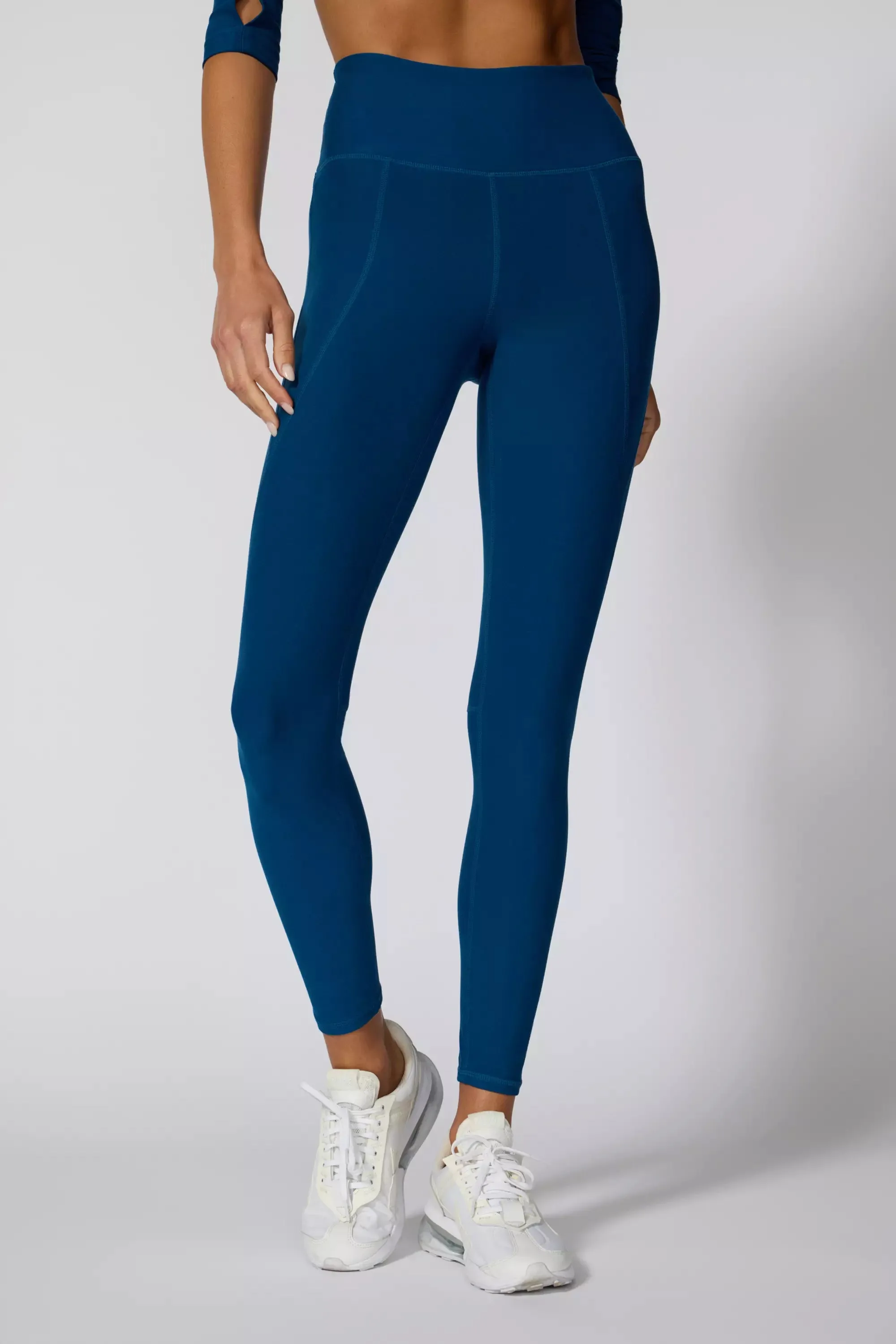 Explore Pocket Legging - Poseidon sold by MPG