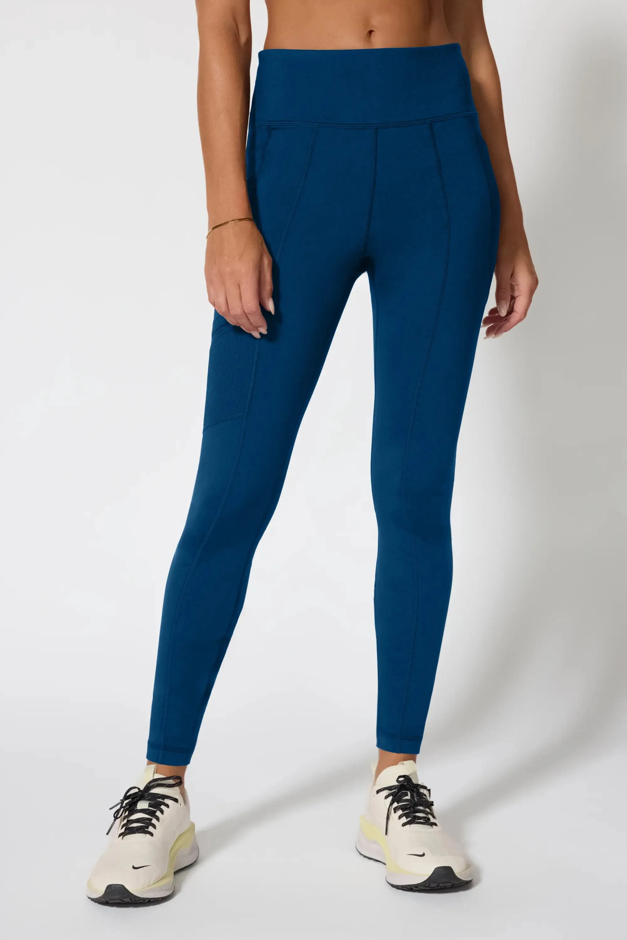 Explore Legging Brushed - Poseidon sold by MPG