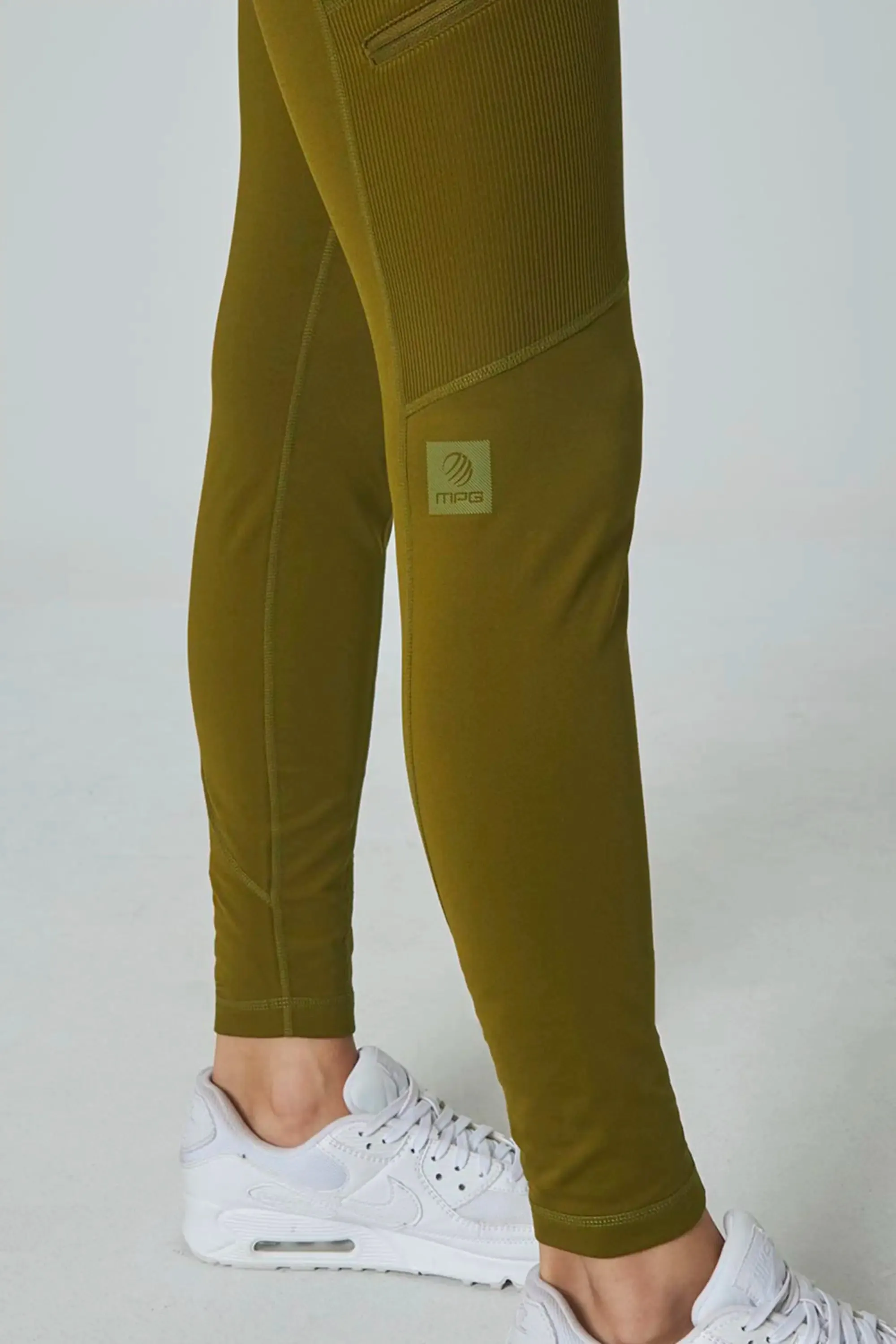 Explore Legging Brushed - Avocado sold by MPG product image thumbnail 4