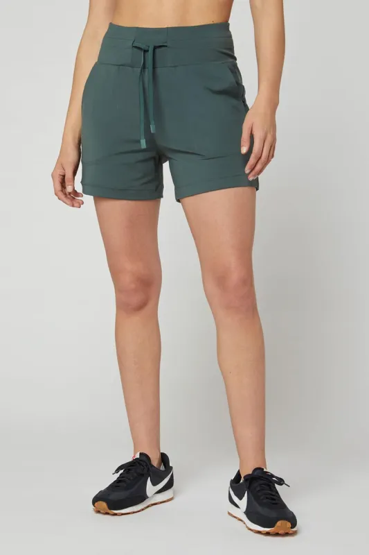 Hadley Pursuit Side Pockets 4.25" Short sold by MPG