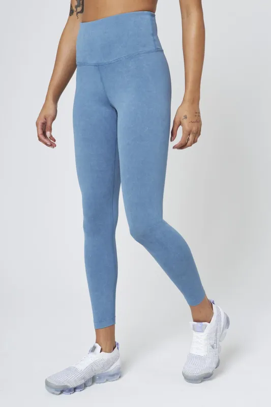 Vital High-Waisted Basic Legging 25" Washed made by MPG