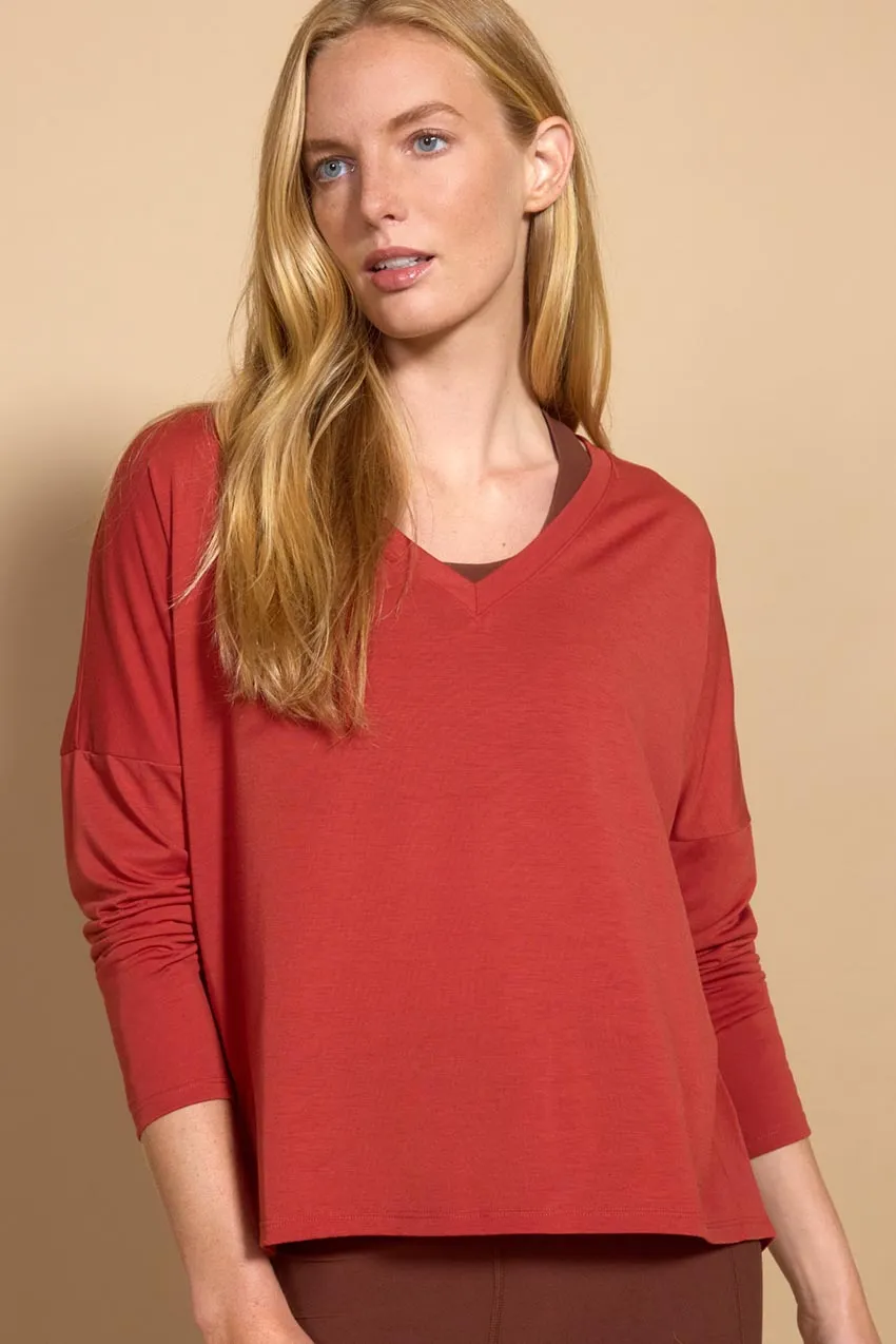 Dynamic V-Neck Relaxed Long Sleeve Shirt sold by MPG product image thumbnail 4
