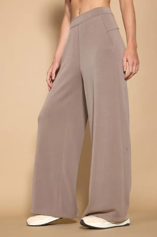 Release TENCEL™ Pant - New Taupe made by MPG